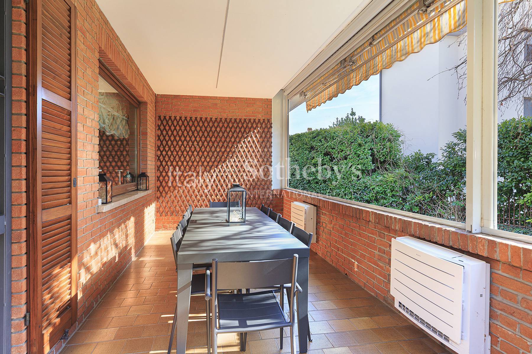  Elegant Residence in an Exclusive Setting - 物件實景