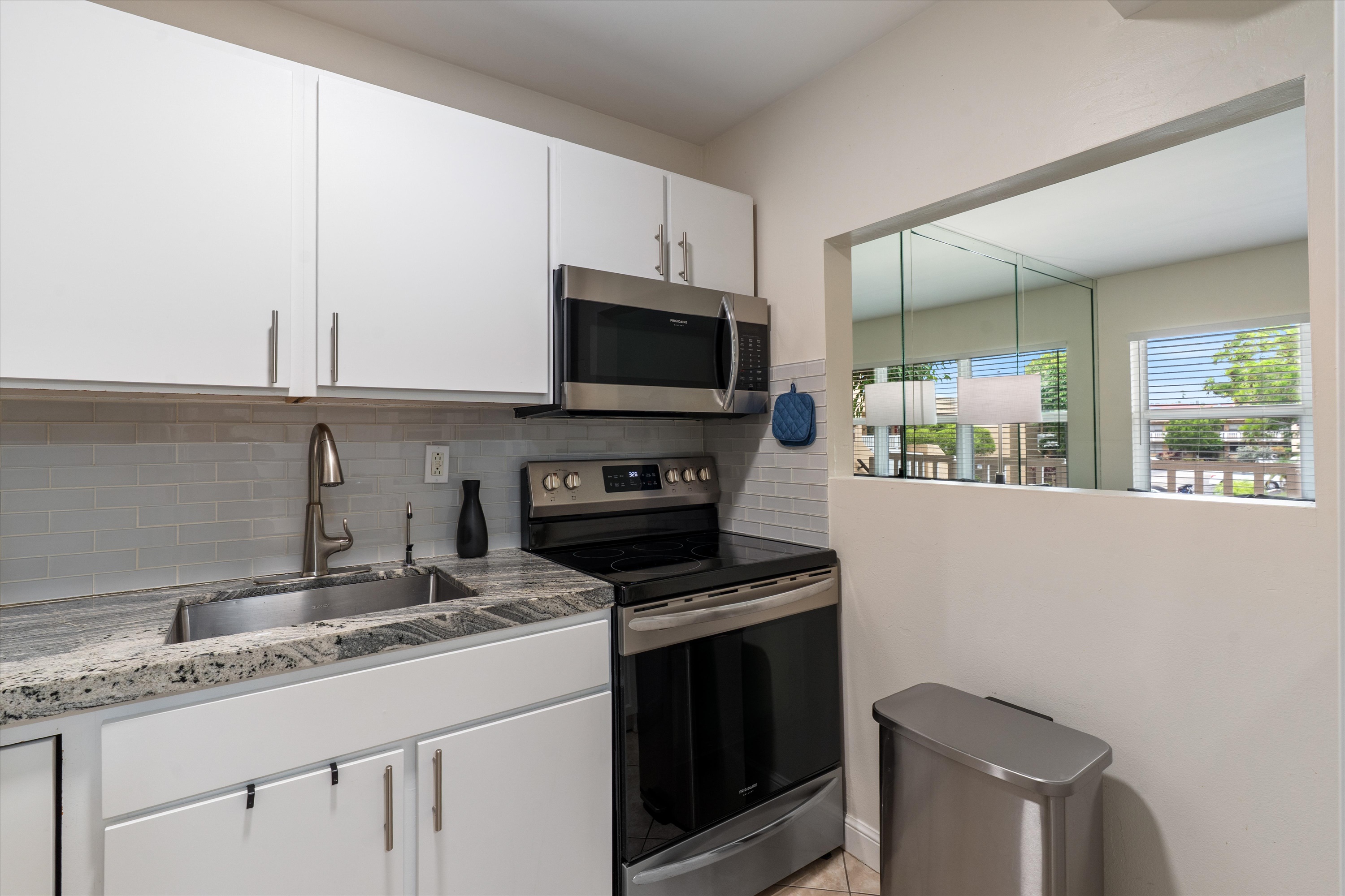  9101 Sunrise Lakes Blvd, Sunrise, FL, 33322 - 物件實景