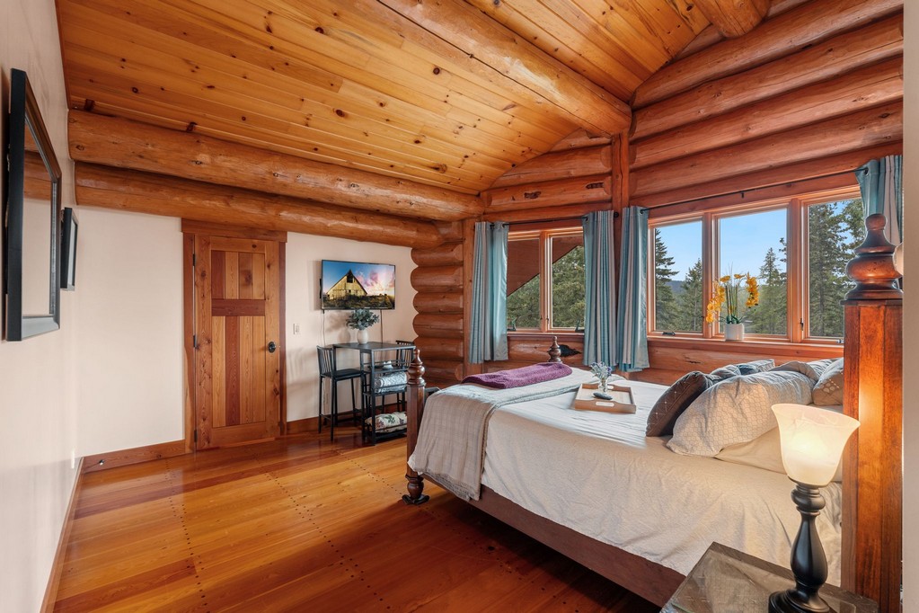 Bonners Ferry, Idaho, 83805, United States, 3 Bedrooms Bedrooms, ,4 BathroomsBathrooms,Residential,For Sale,1984473