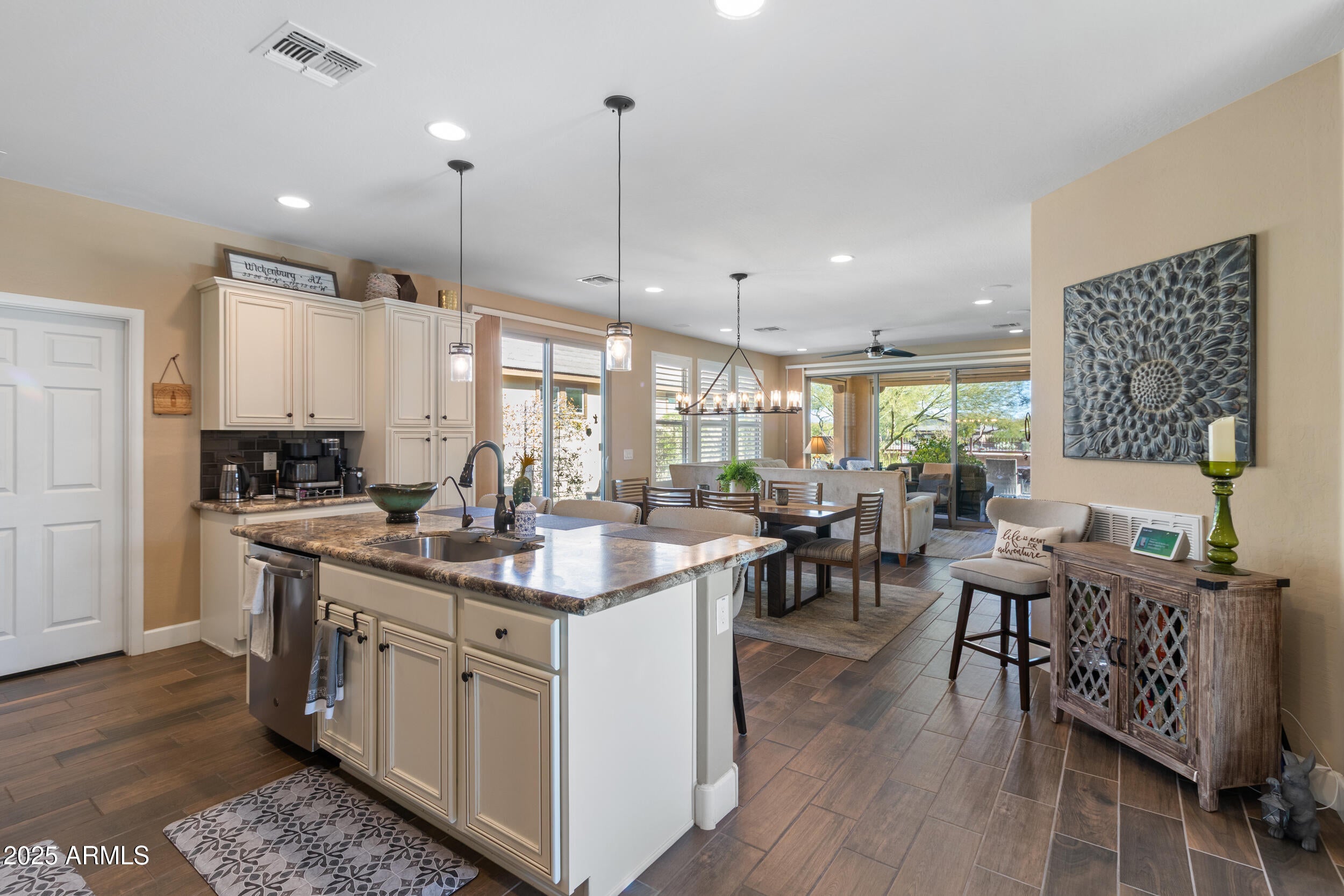 Wickenburg, Arizona, 85390, United States, 2 Bedrooms Bedrooms, ,3 BathroomsBathrooms,Residential,For Sale,2006351