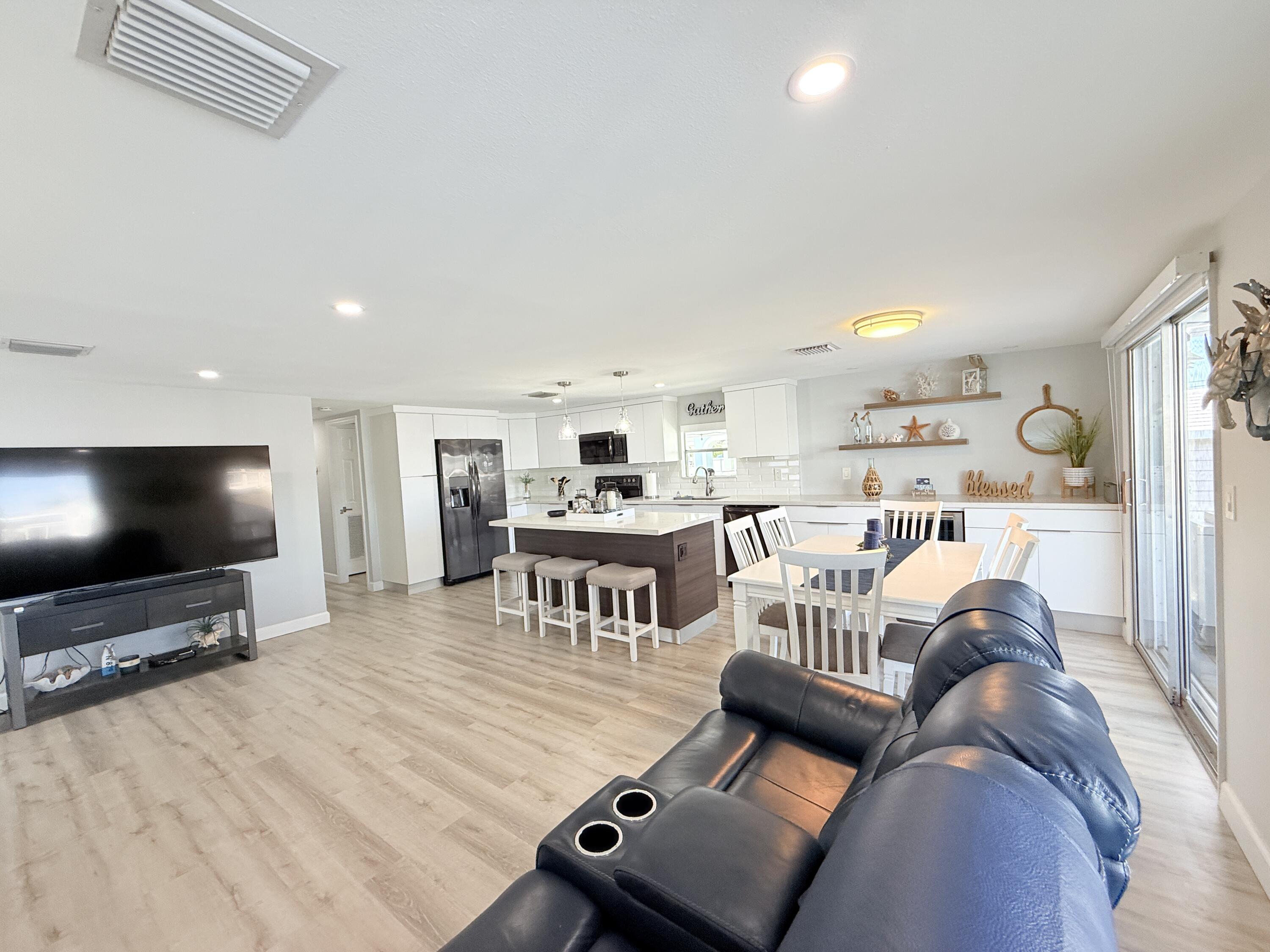 Key Largo, Florida, 33037, United States, 2 Bedrooms Bedrooms, ,2 BathroomsBathrooms,Residential,For Sale,1998042
