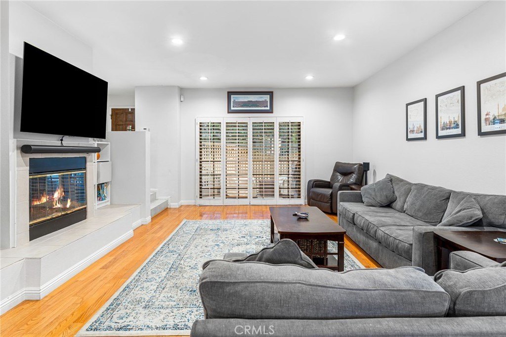 Pasadena, California, 91101, United States, 3 Bedrooms Bedrooms, ,3 BathroomsBathrooms,Residential,For Sale,1984224