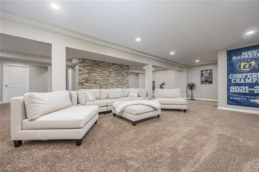Marietta, Ohio, 45750, United States, 4 Bedrooms Bedrooms, ,5 BathroomsBathrooms,Residential,For Sale,1931542