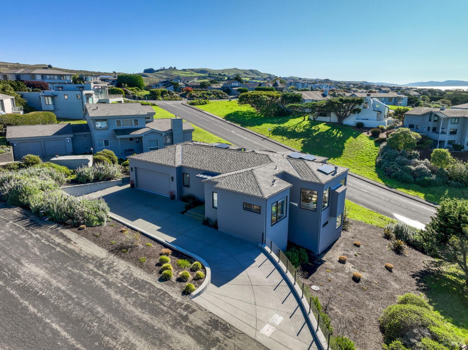 Bodega Bay, California, 94923, United States, 4 Bedrooms Bedrooms, ,5 BathroomsBathrooms,Residential,For Sale,1940250