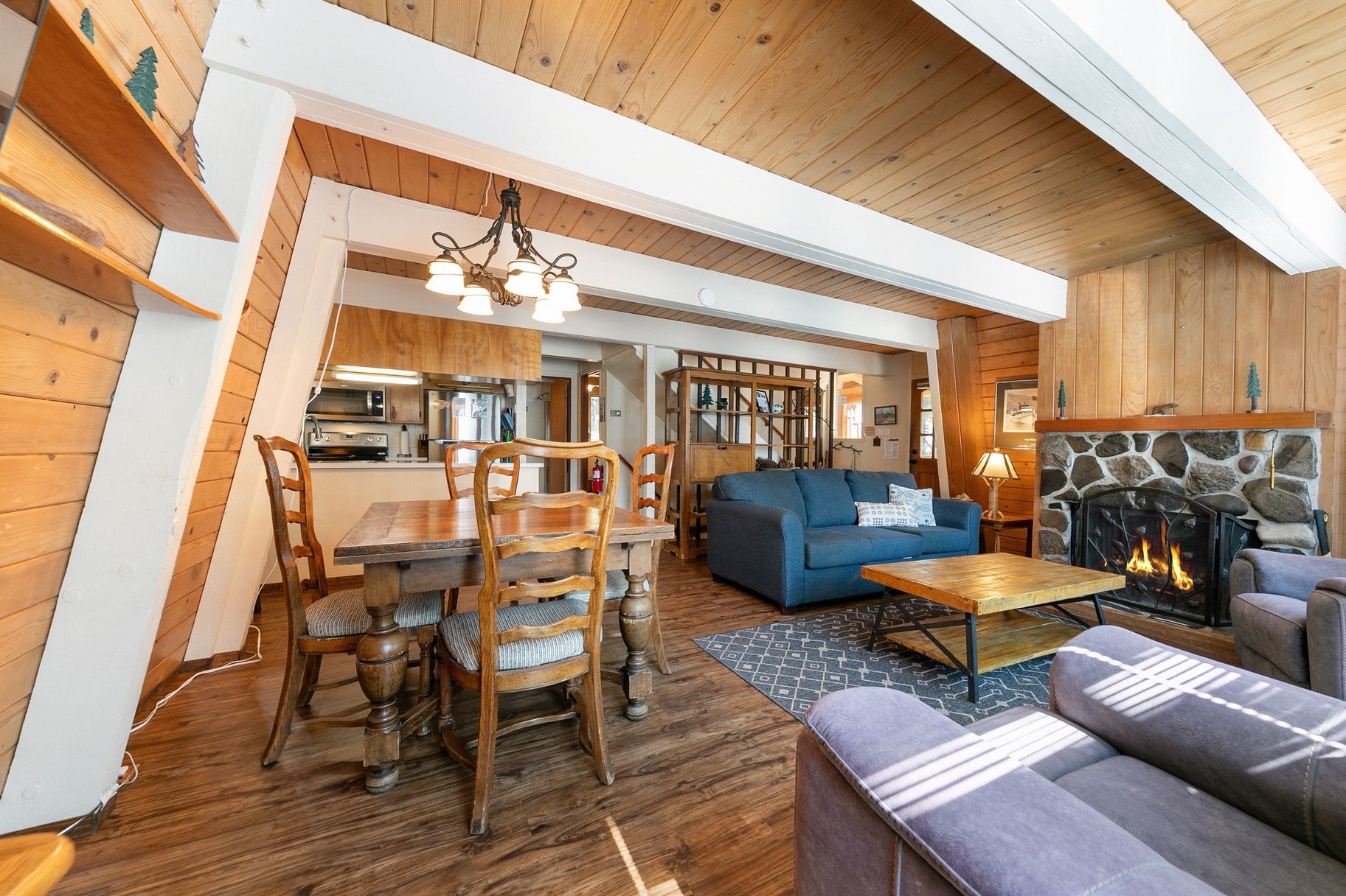  4 Bedroom Talmont Home Near Ski Areas & Private Beach at Lake Tahoe - 物件實景