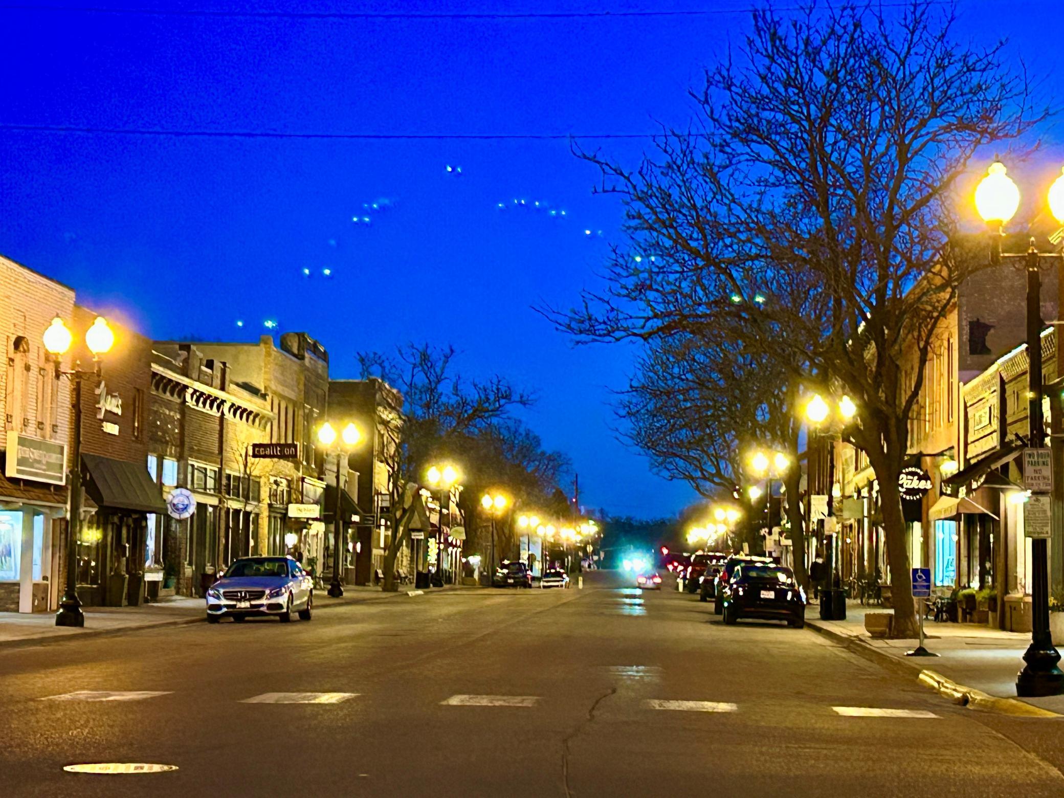 Deephaven, Minnesota, 55331, United States, 5 Bedrooms Bedrooms, ,5 BathroomsBathrooms,Residential,For Sale,1998829