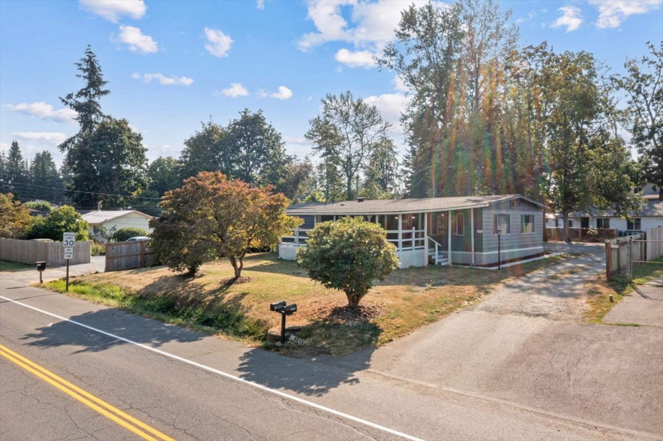 Modern Renton Bungalow - 物件實景