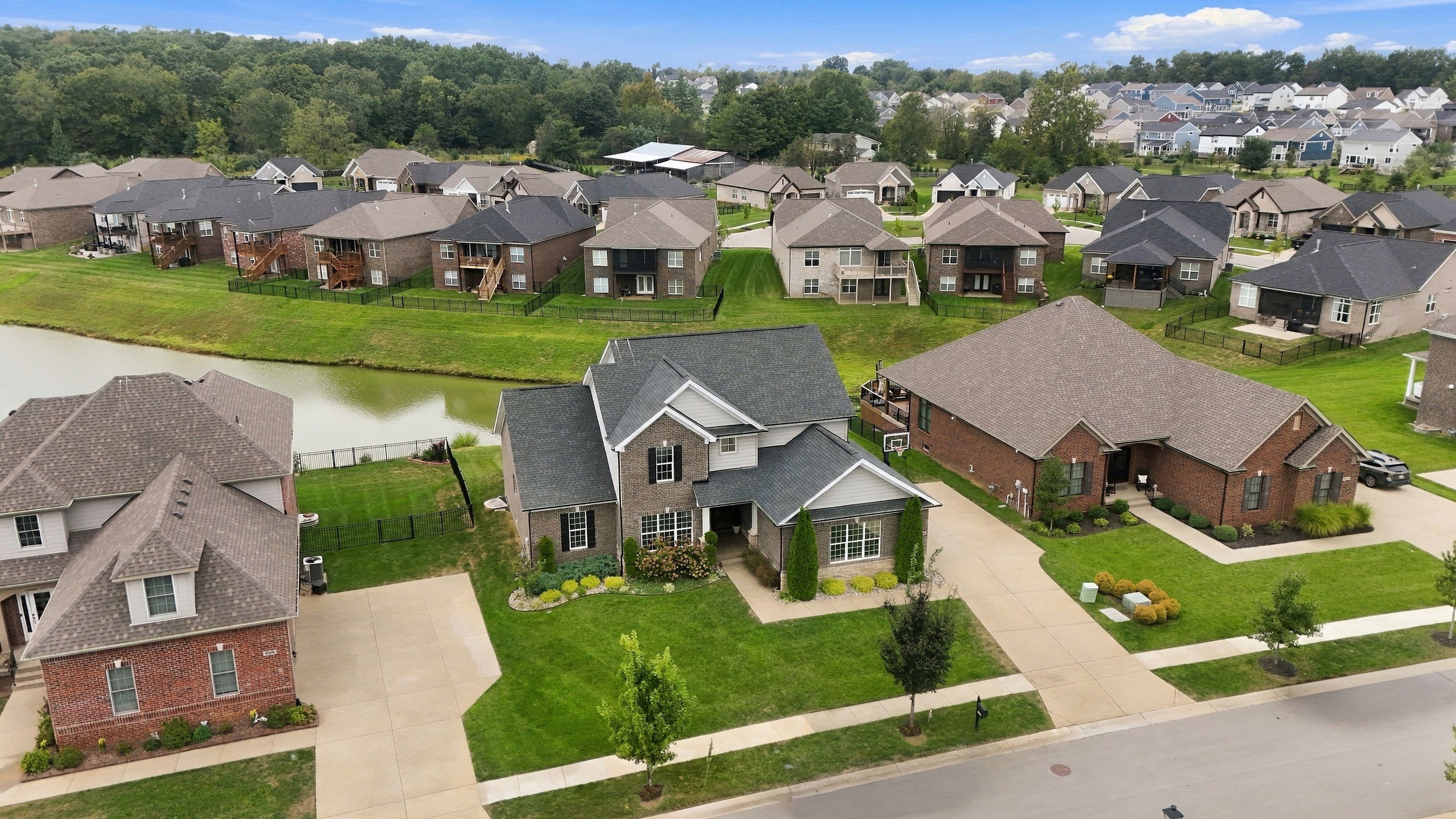  2008 Scenic Lakes Drive, Louisville, KY 40245 - 物件實景