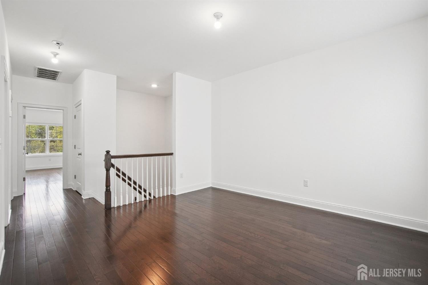 Franklin Twsp, New Jersey, 08873, United States, 2 Bedrooms Bedrooms, ,3 BathroomsBathrooms,Residential,For Sale,2003285