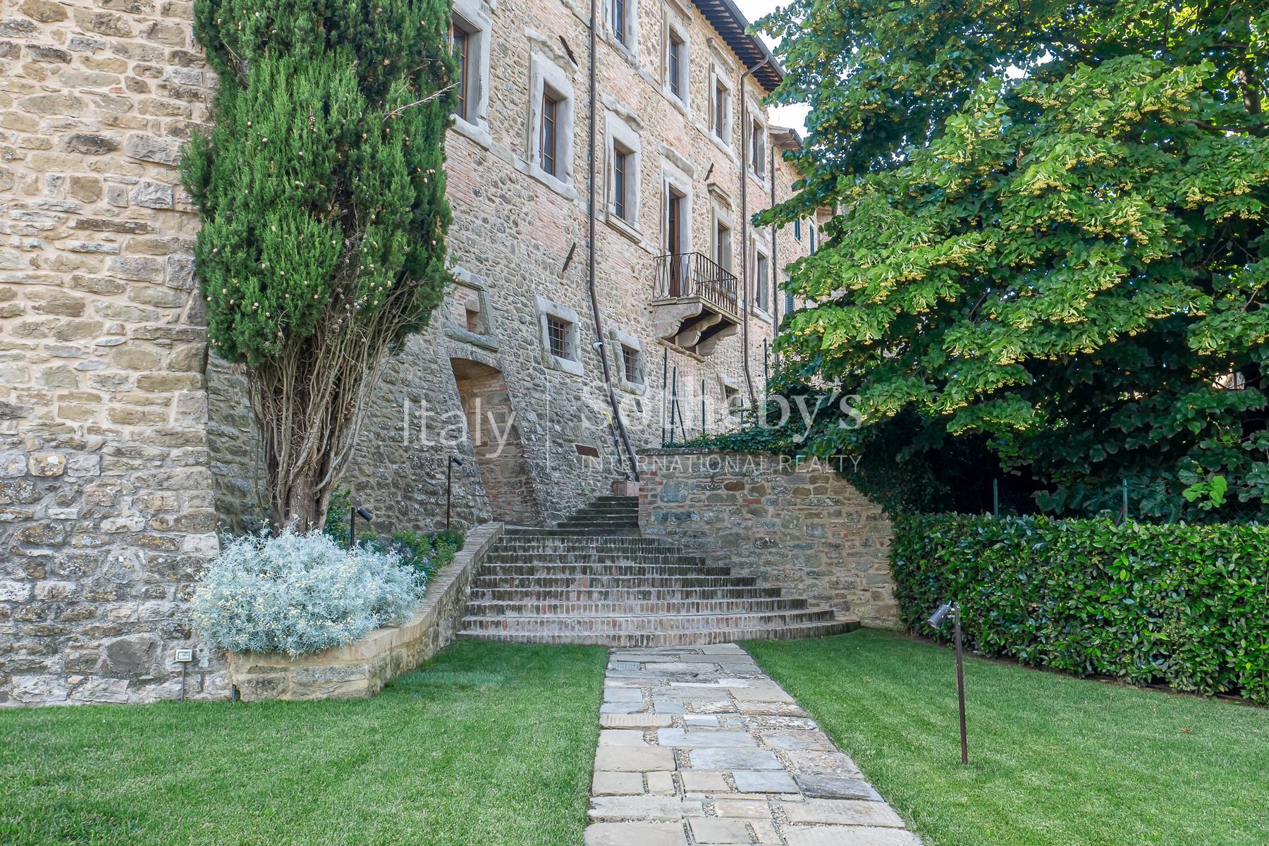  Meticulously Restored Historic Residence with Swimming Pool - 物件實景