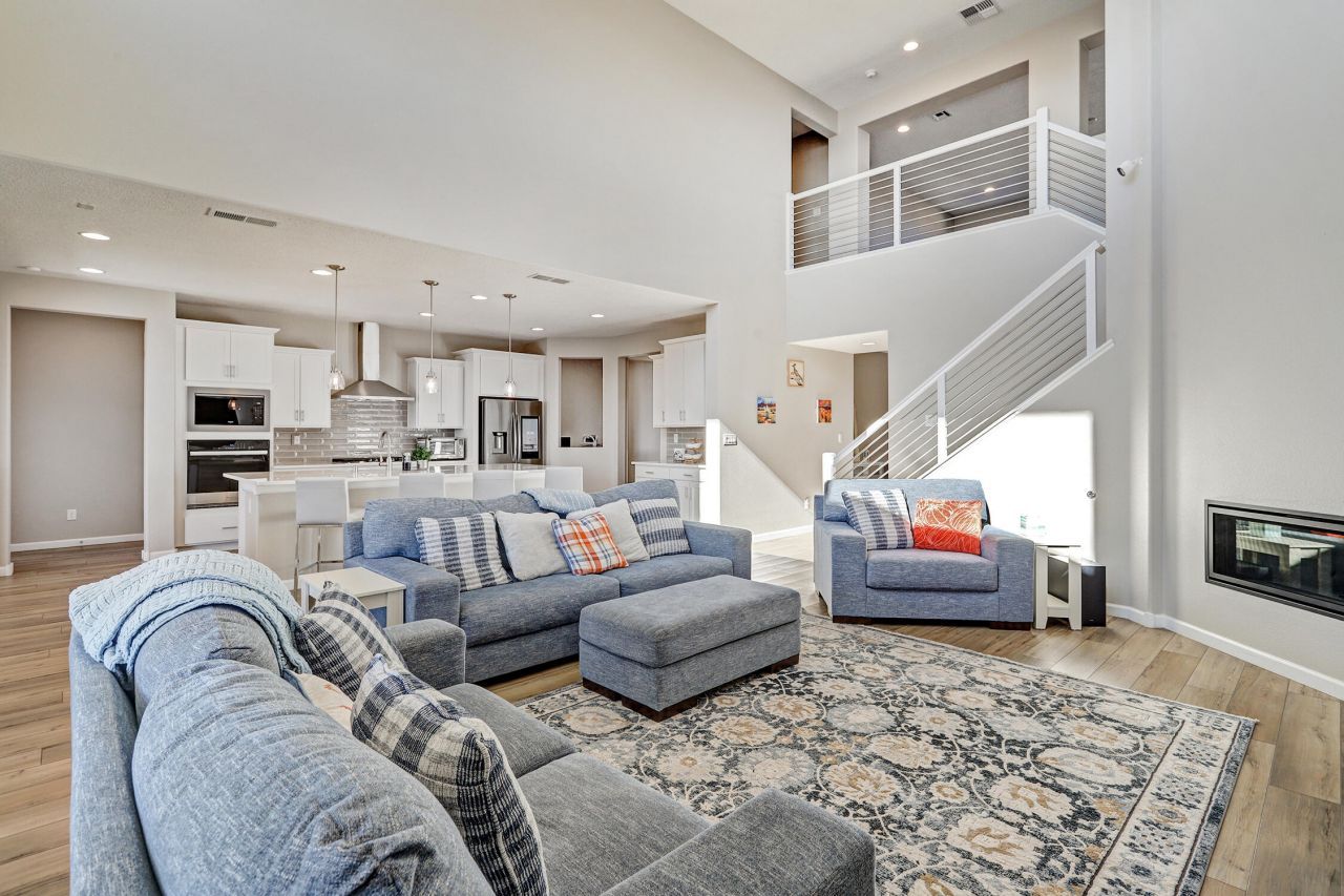 Rio Rancho, New Mexico, 87124, United States, 5 Bedrooms Bedrooms, ,4 BathroomsBathrooms,Residential,For Sale,2003162