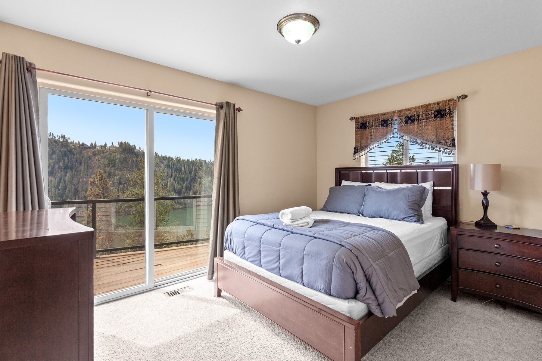  Fernan Hill Home with Amazing Lake Views - 物件實景