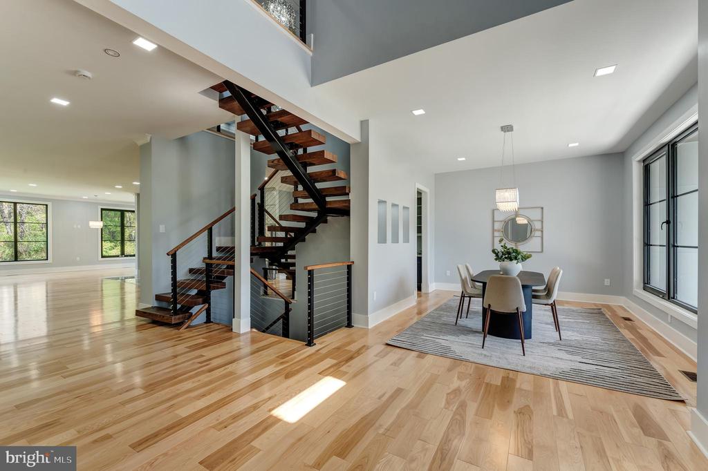 Herndon, Virginia, 20170, United States, 6 Bedrooms Bedrooms, ,6 BathroomsBathrooms,Residential,For Sale,1941281