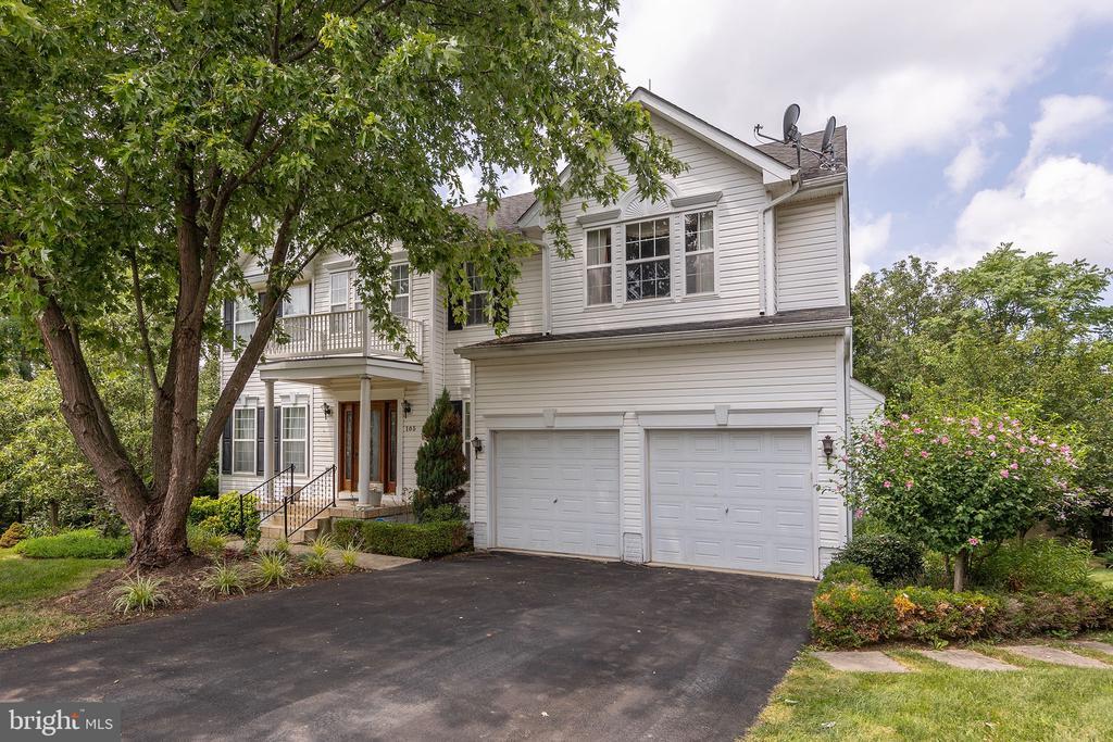 Winchester, Virginia, 22603, United States, 4 Bedrooms Bedrooms, ,4 BathroomsBathrooms,Residential,For Sale,1932452