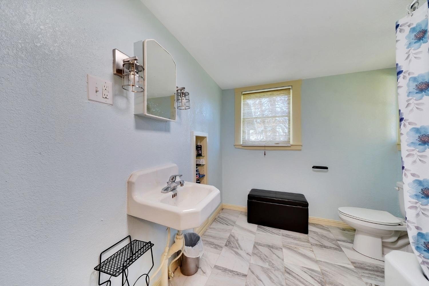 Mokelumne Hill, California, 95245, United States, 5 Bedrooms Bedrooms, ,3 BathroomsBathrooms,Residential,For Sale,1914362