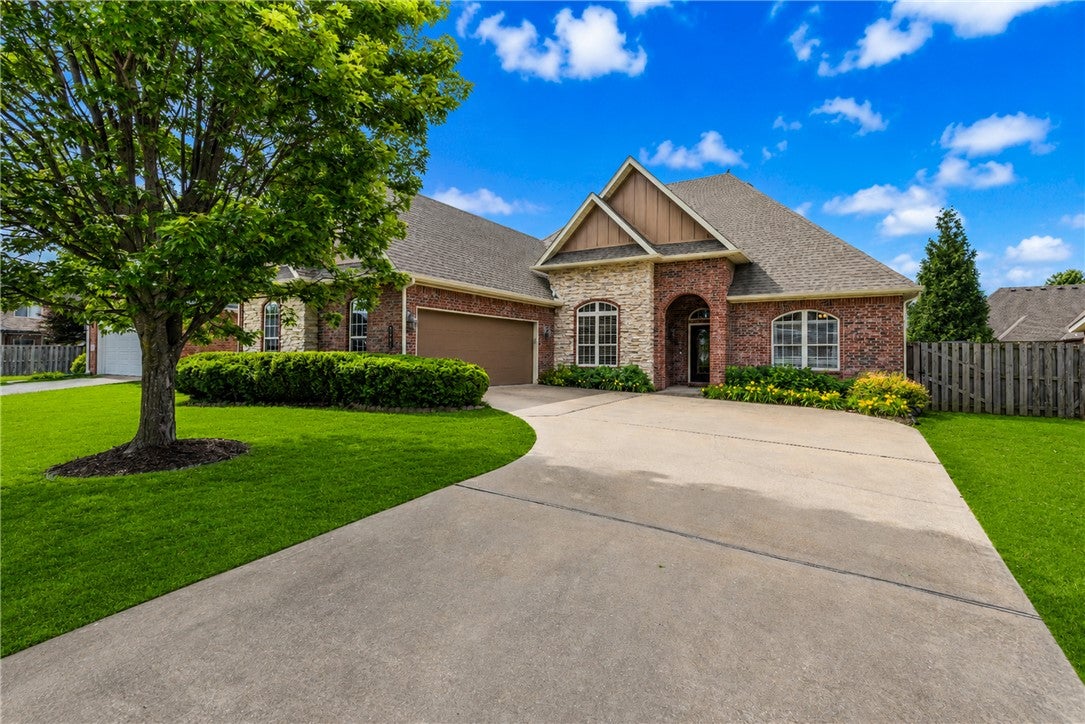 Inverness Dr, Rogers, AR 72758