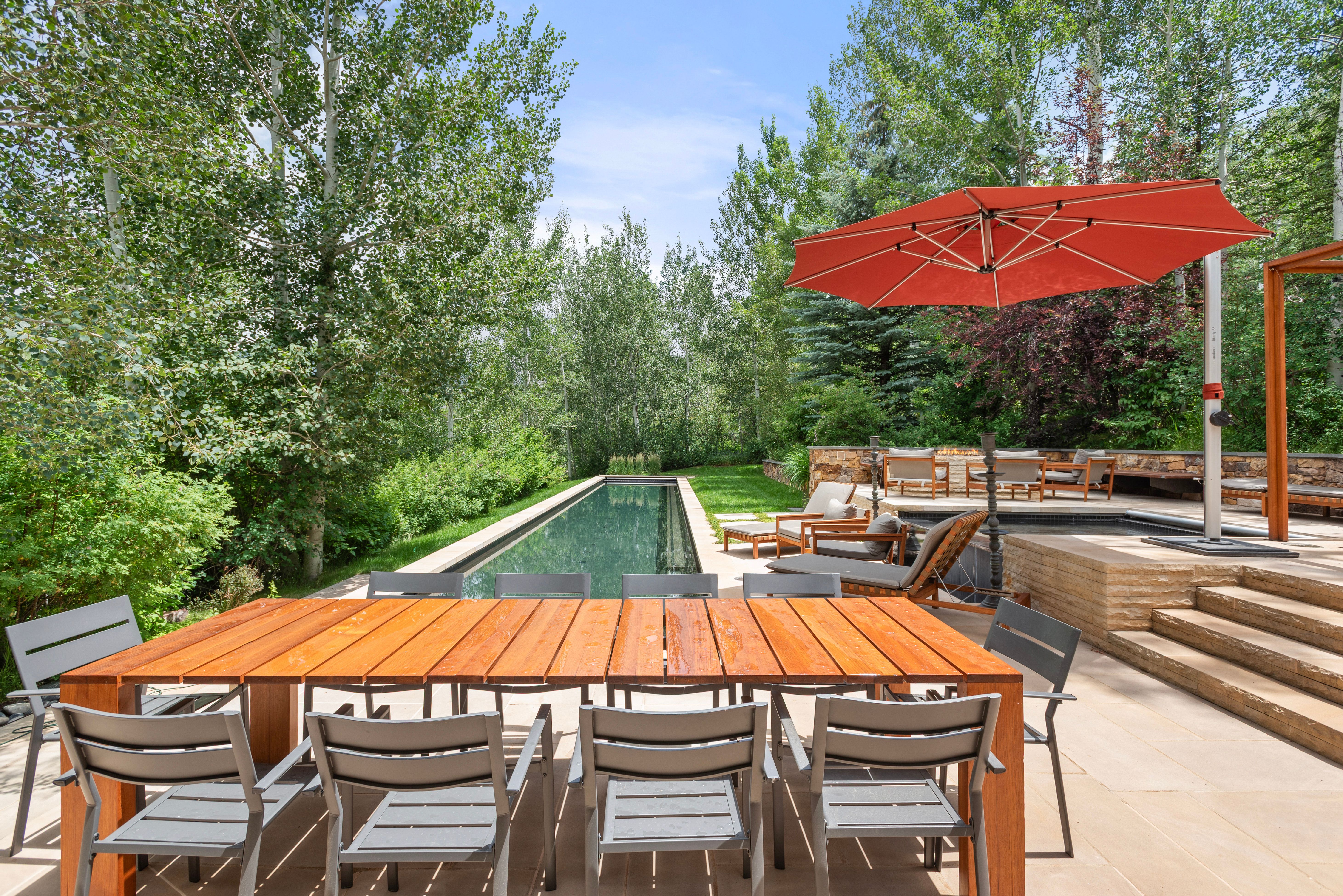  Mountainside Pool Oasis - 物件實景