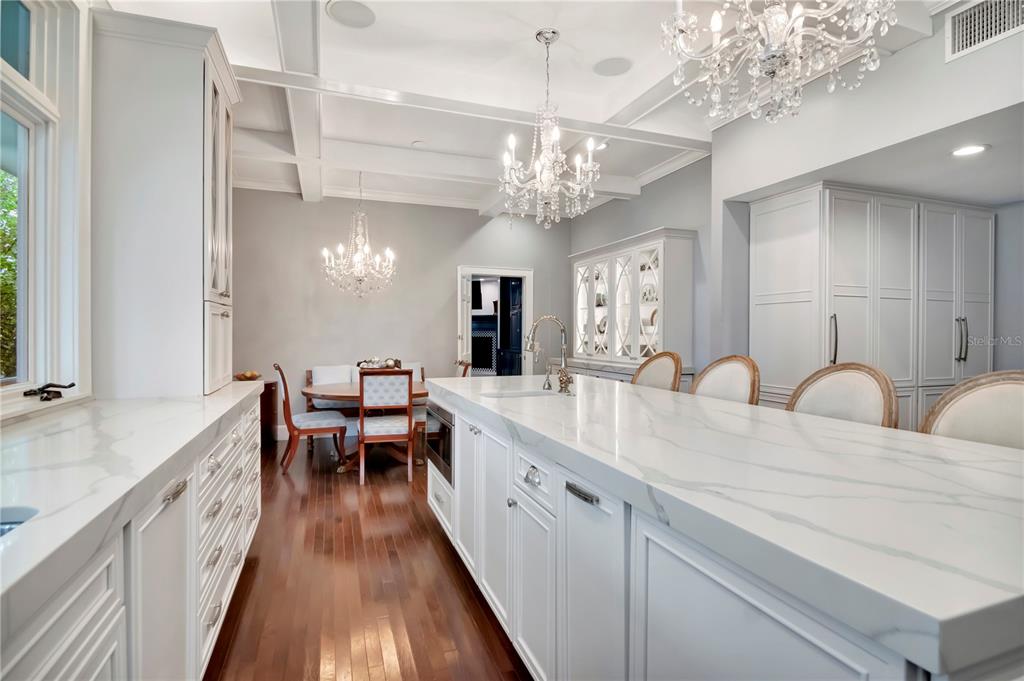 Tampa, Florida, 33611, United States, 5 Bedrooms Bedrooms, ,7 BathroomsBathrooms,Residential,For Sale,1988340