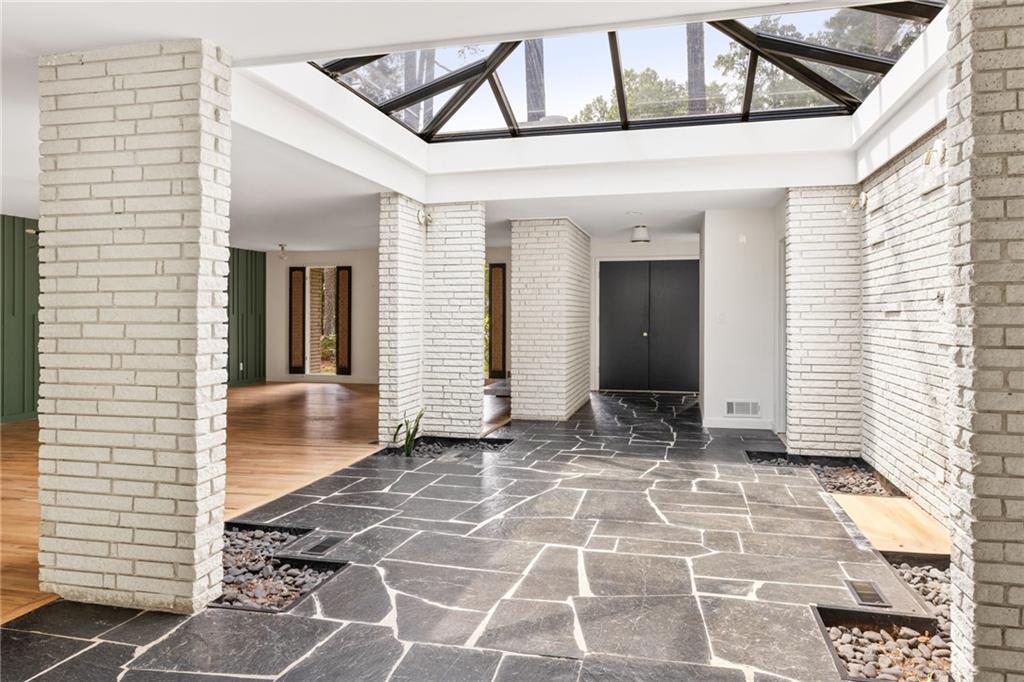 Atlanta, Georgia, 30345, United States, 3 Bedrooms Bedrooms, ,2 BathroomsBathrooms,Residential,For Sale,1942165