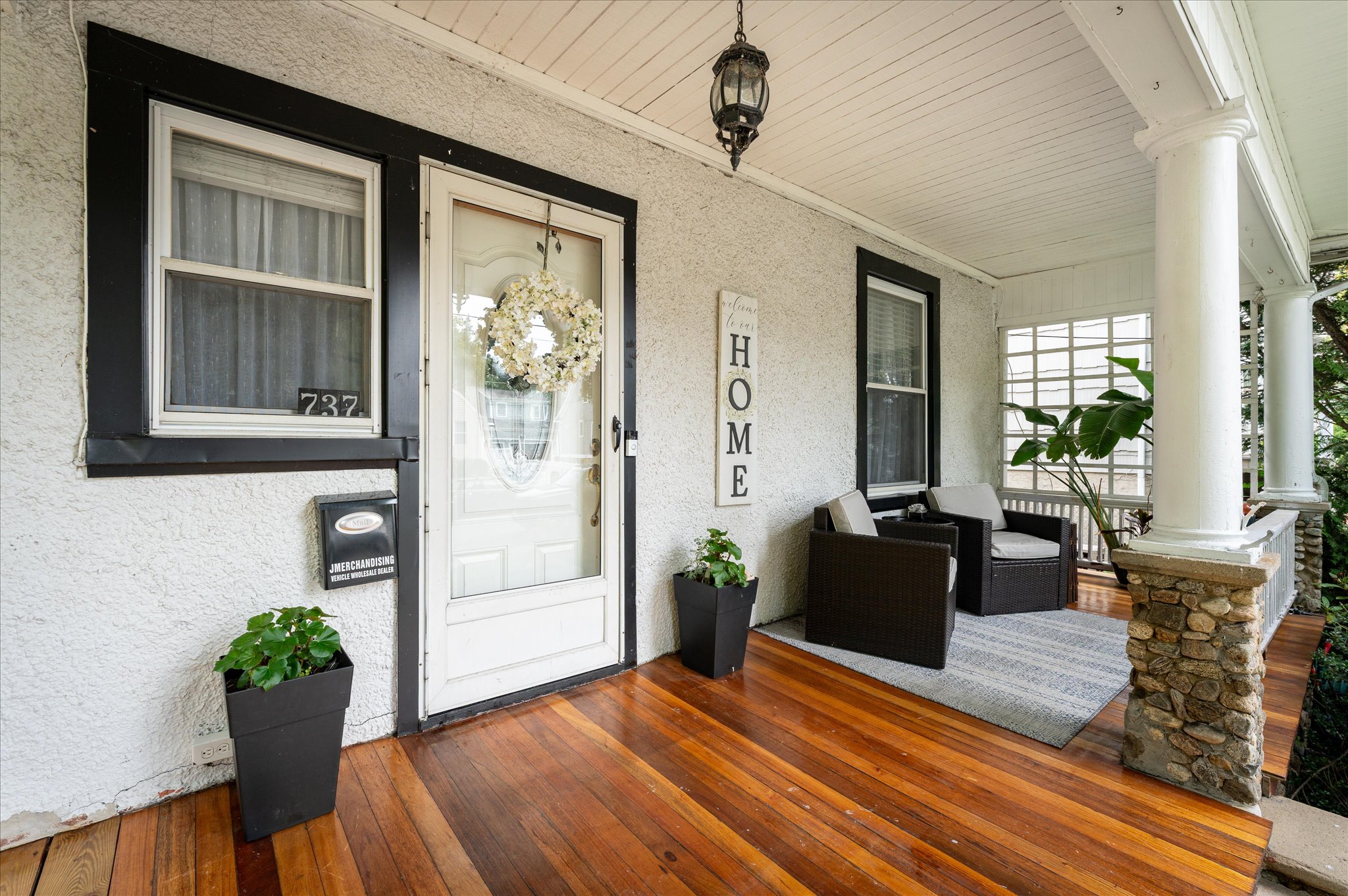  737 Bradley Street - 物件實景