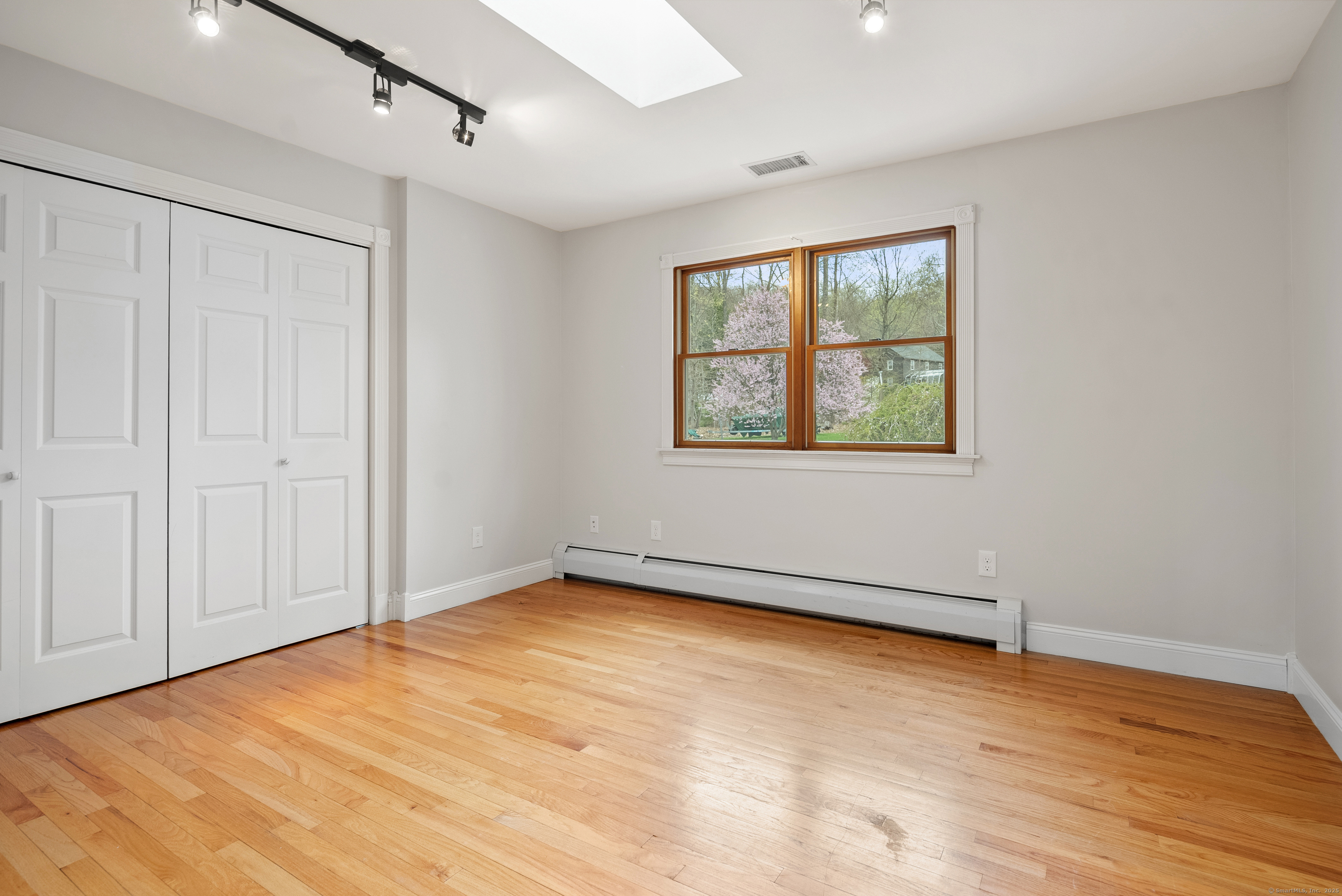 Somers, Connecticut, 06071, United States, 4 Bedrooms Bedrooms, ,4 BathroomsBathrooms,Residential,For Sale,1927442