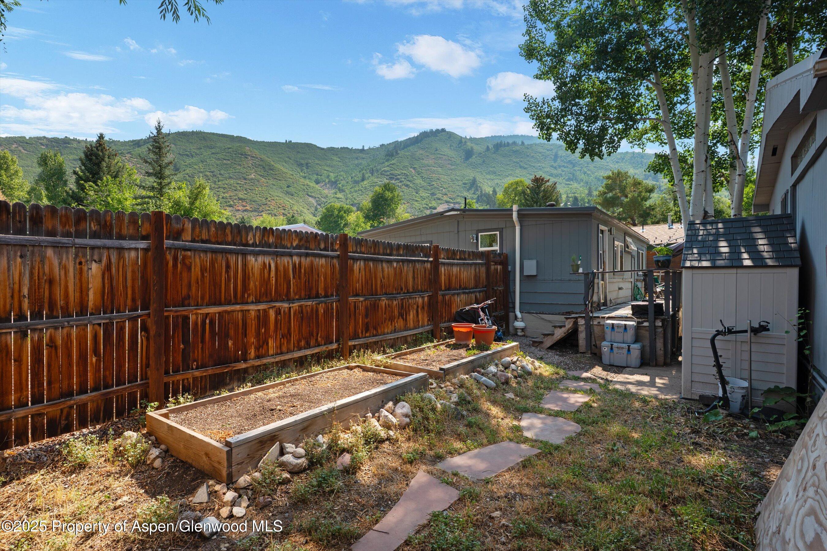 Aspen, Colorado, 81611, United States, 2 Bedrooms Bedrooms, ,1 BathroomBathrooms,Residential,For Sale,1927391