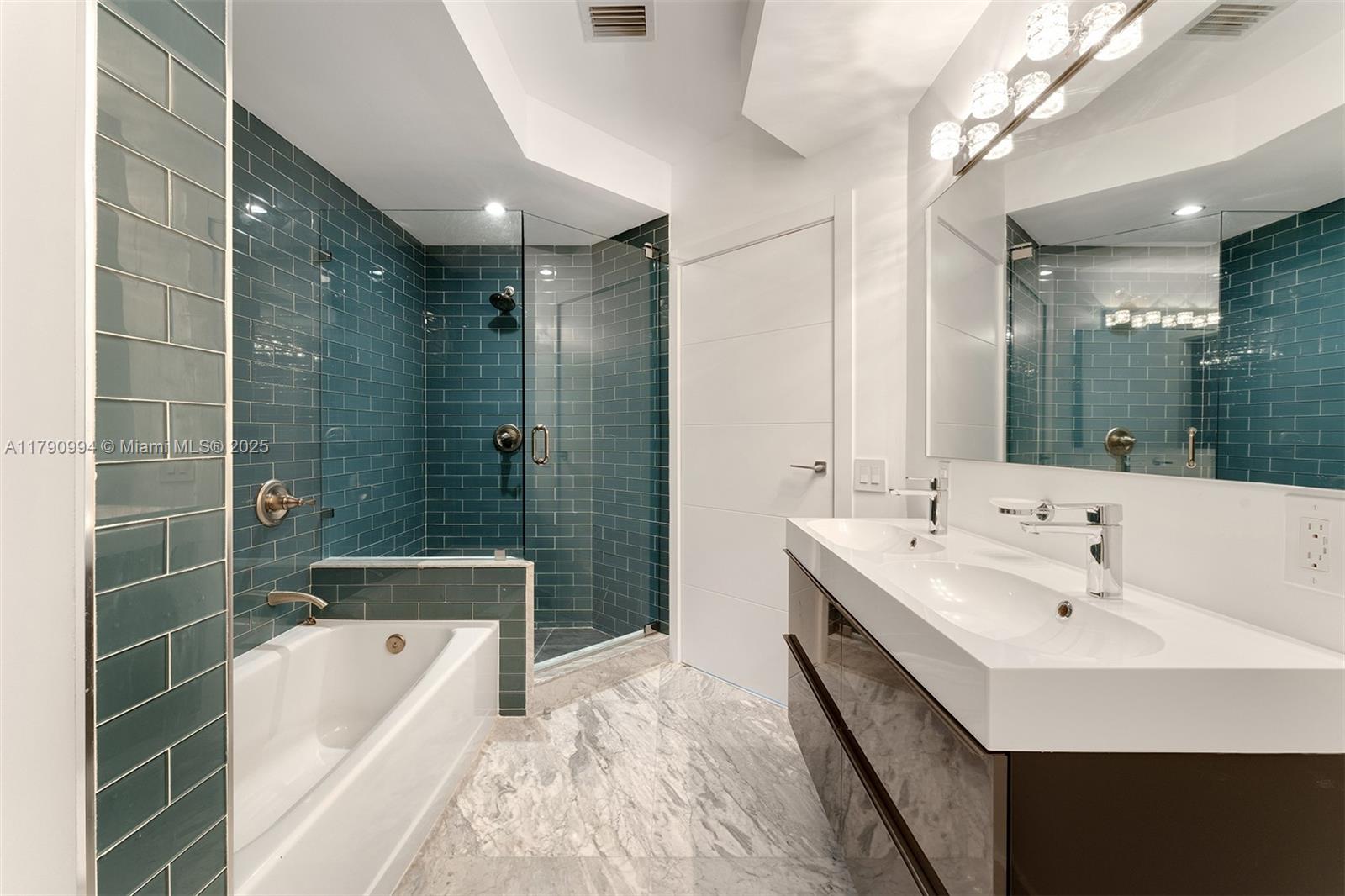 Miami Beach, Florida, 33141, United States, 2 Bedrooms Bedrooms, ,3 BathroomsBathrooms,Residential,For Sale,1794366