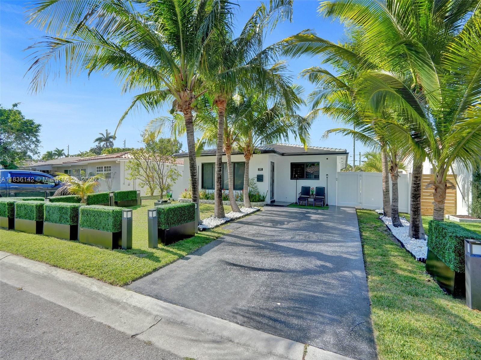 Hollywood, Florida, 33019, United States, 3 Bedrooms Bedrooms, ,2 BathroomsBathrooms,Residential,For Sale,1898660