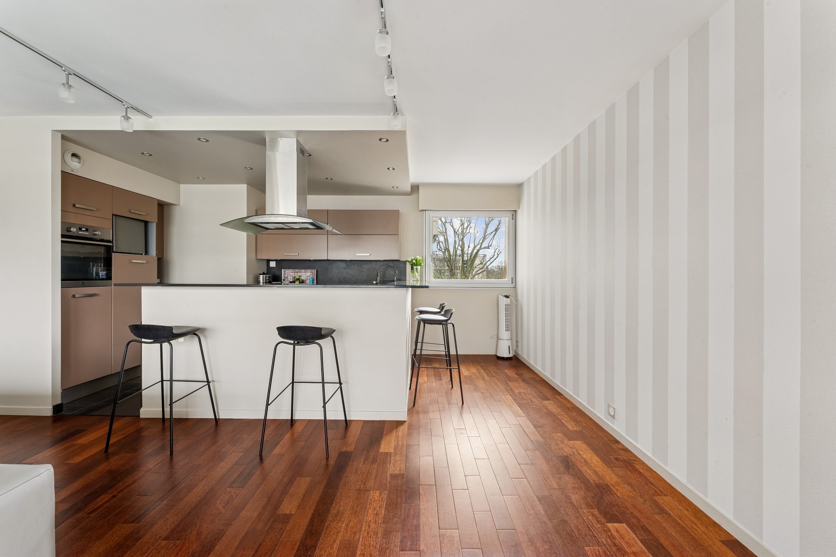  Elegant Apartment with Terrace – Neuilly-sur-Seine - 物件實景