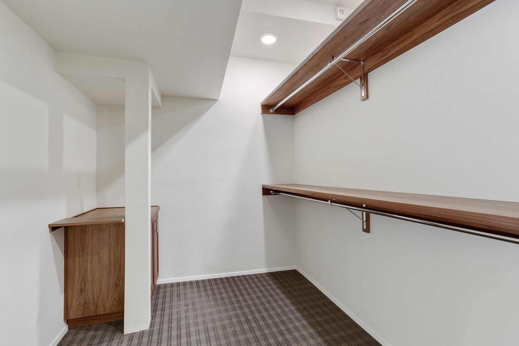  2206 SW HOFFMAN AVE Portland, OR 97201 - 物件實景
