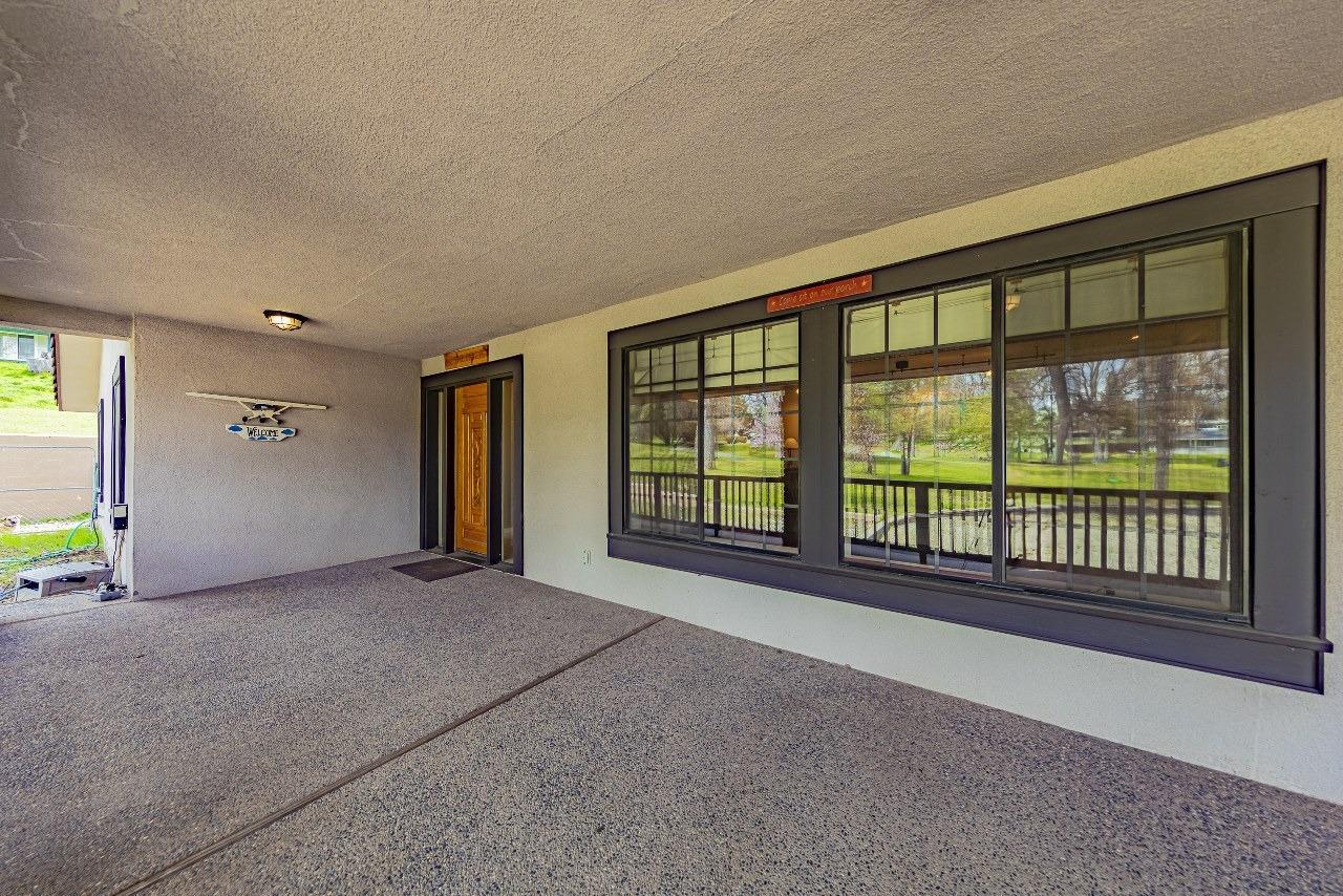 Oakhurst, California, 93644, United States, 3 Bedrooms Bedrooms, ,3 BathroomsBathrooms,Residential,For Sale,1977364