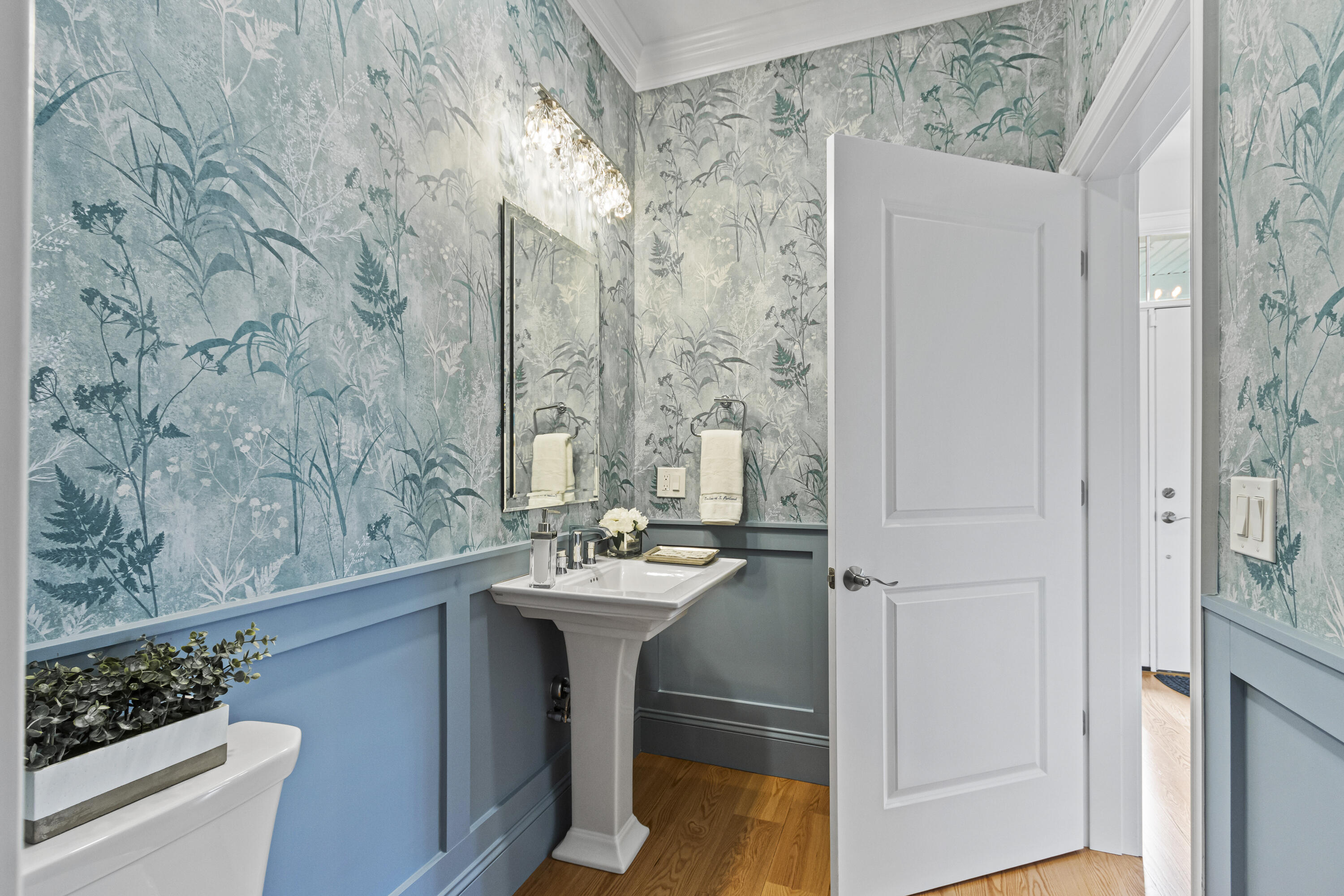 South Portland, Maine, 04106, United States, 2 Bedrooms Bedrooms, ,3 BathroomsBathrooms,Residential,For Sale,1992807