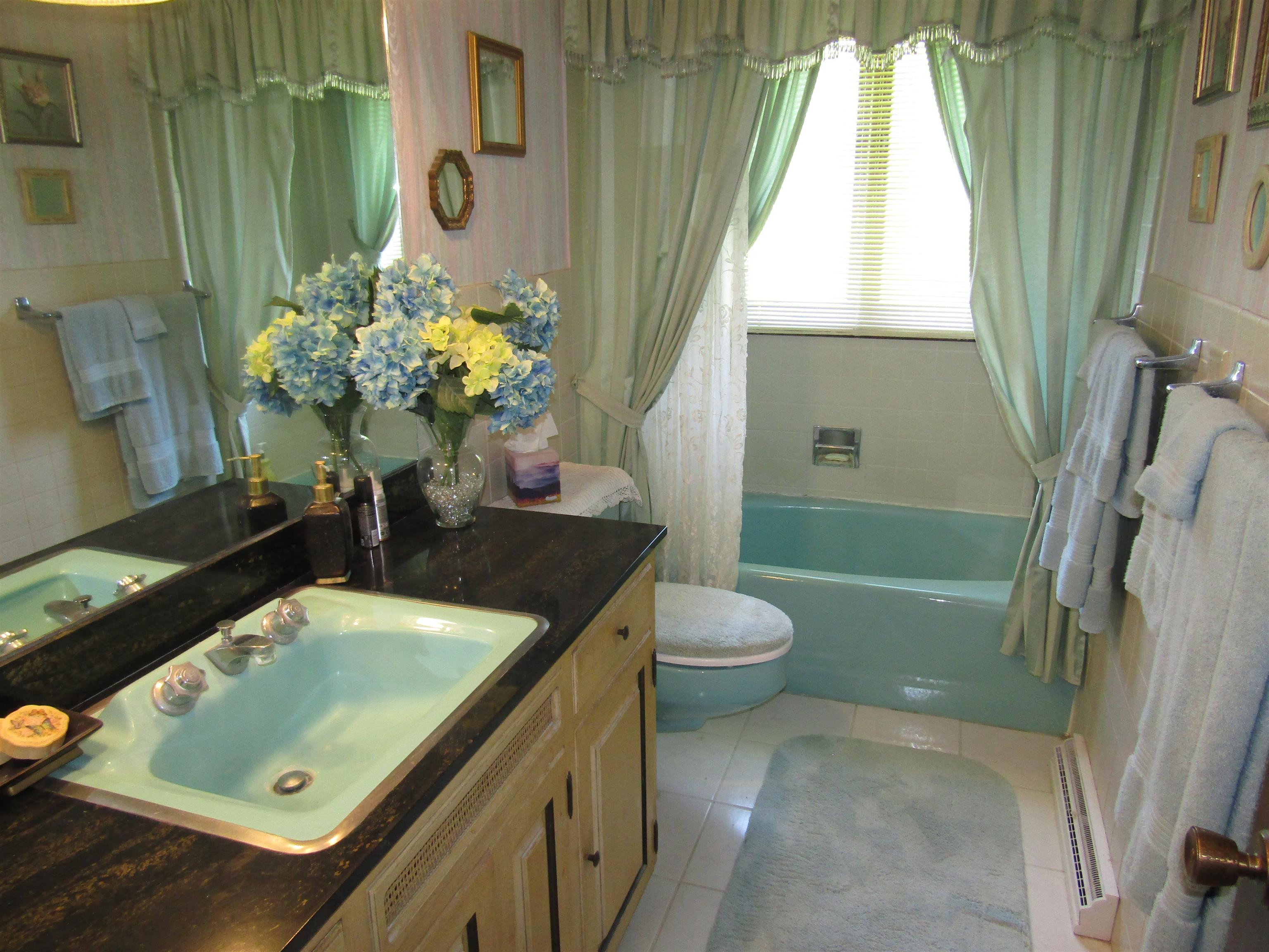 Beloit, Wisconsin, 53511, United States, 6 Bedrooms Bedrooms, ,5 BathroomsBathrooms,Residential,For Sale,2005611