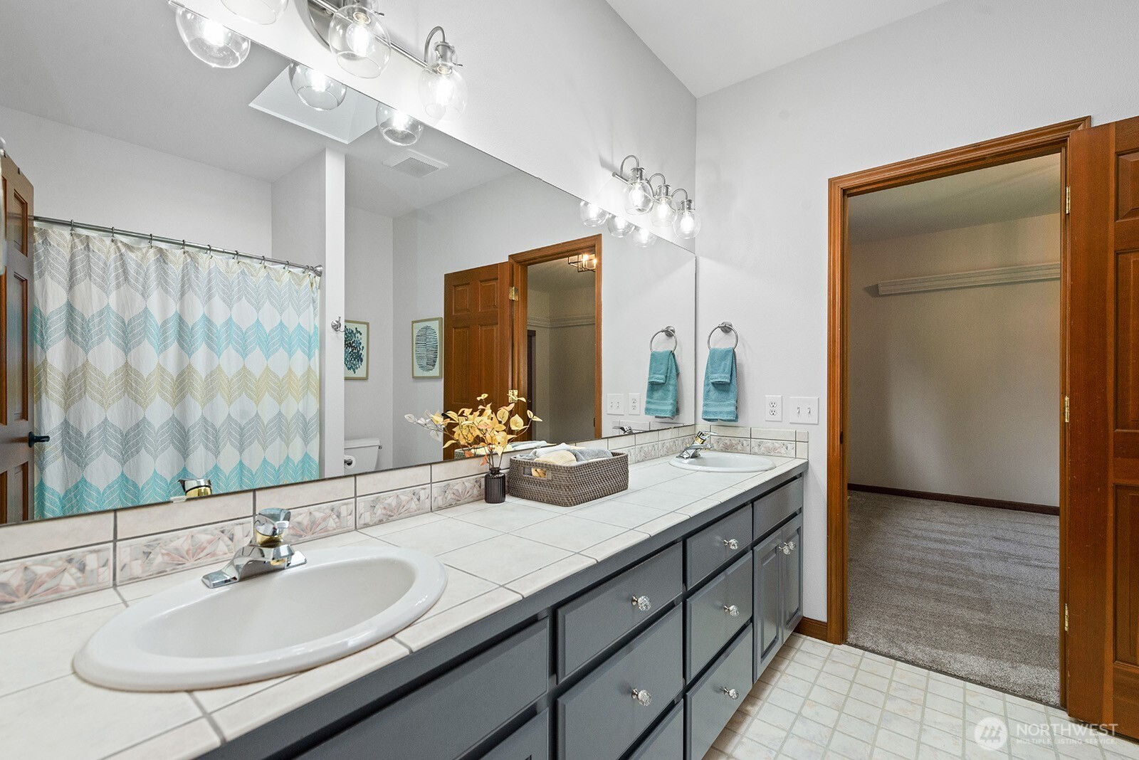 Puyallup, Washington, 98374, United States, 4 Bedrooms Bedrooms, ,3 BathroomsBathrooms,Residential,For Sale,1949805