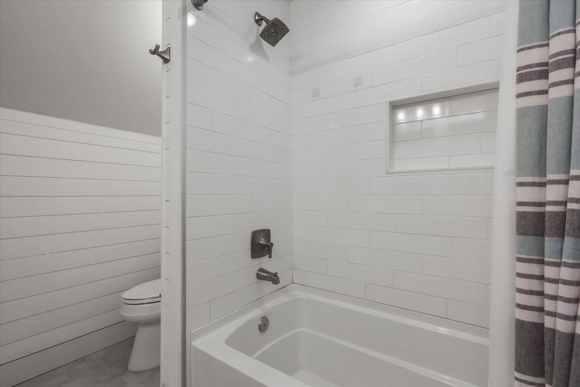 Tallahassee, Florida, 32308-0927, United States, 4 Bedrooms Bedrooms, ,3 BathroomsBathrooms,Residential,For Sale,1981532