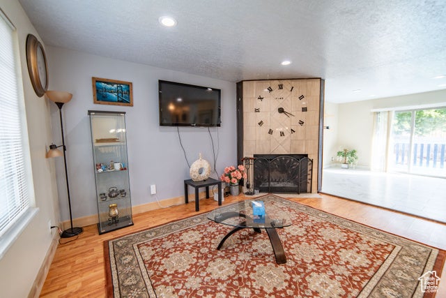 Sandy, Utah, 84093, United States, 4 Bedrooms Bedrooms, ,1 BathroomBathrooms,Residential,For Sale,1975577