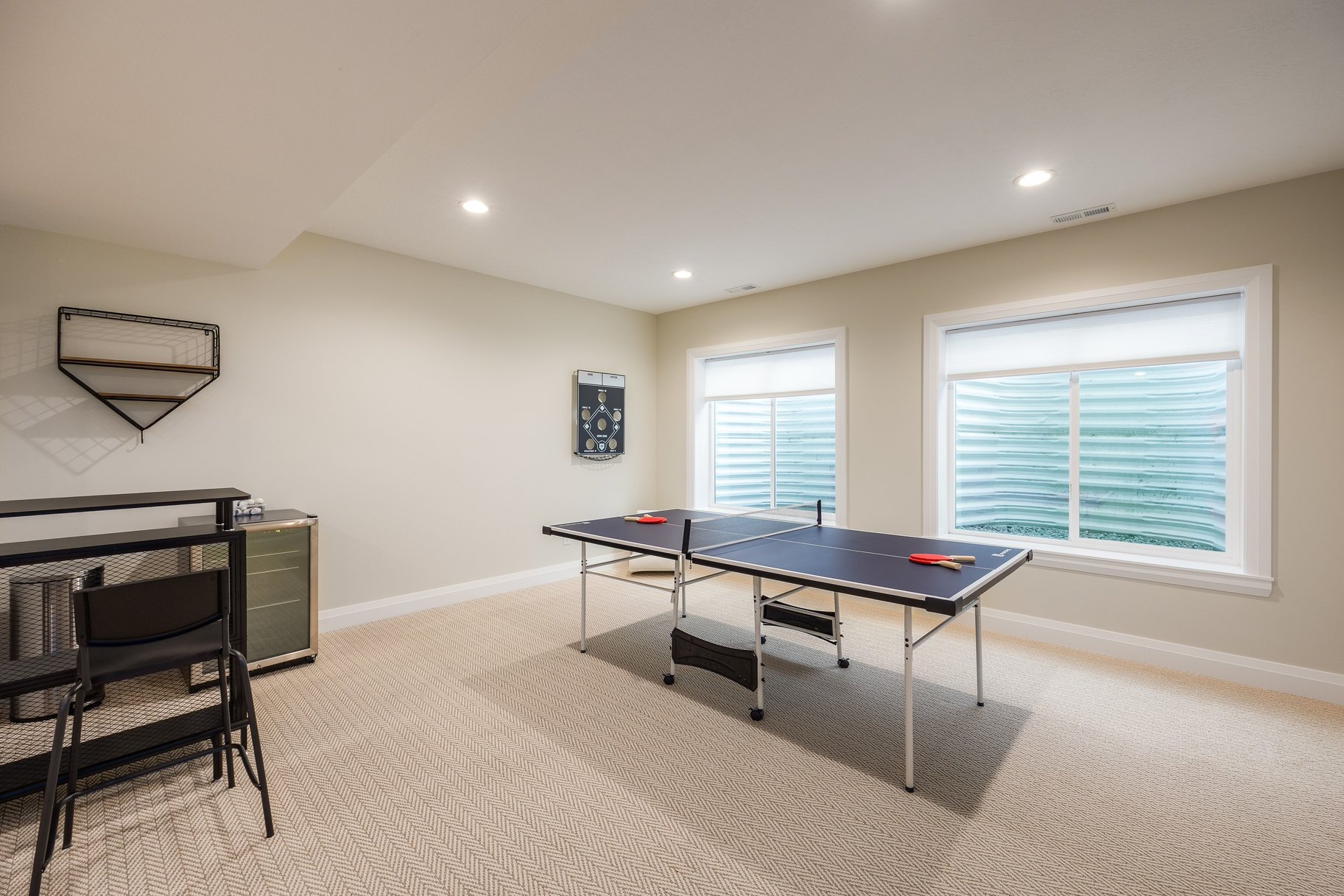  Impeccably Maintained Home with Mountain Views & Four-Car Garage - 物件實景