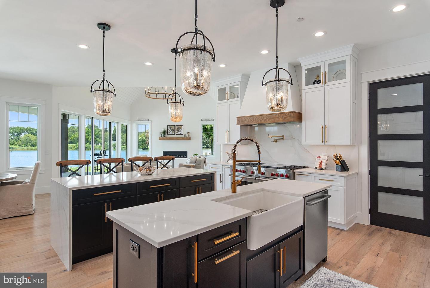 Queenstown, Maryland, 21658, United States, 5 Bedrooms Bedrooms, ,5 BathroomsBathrooms,Residential,For Sale,1907636