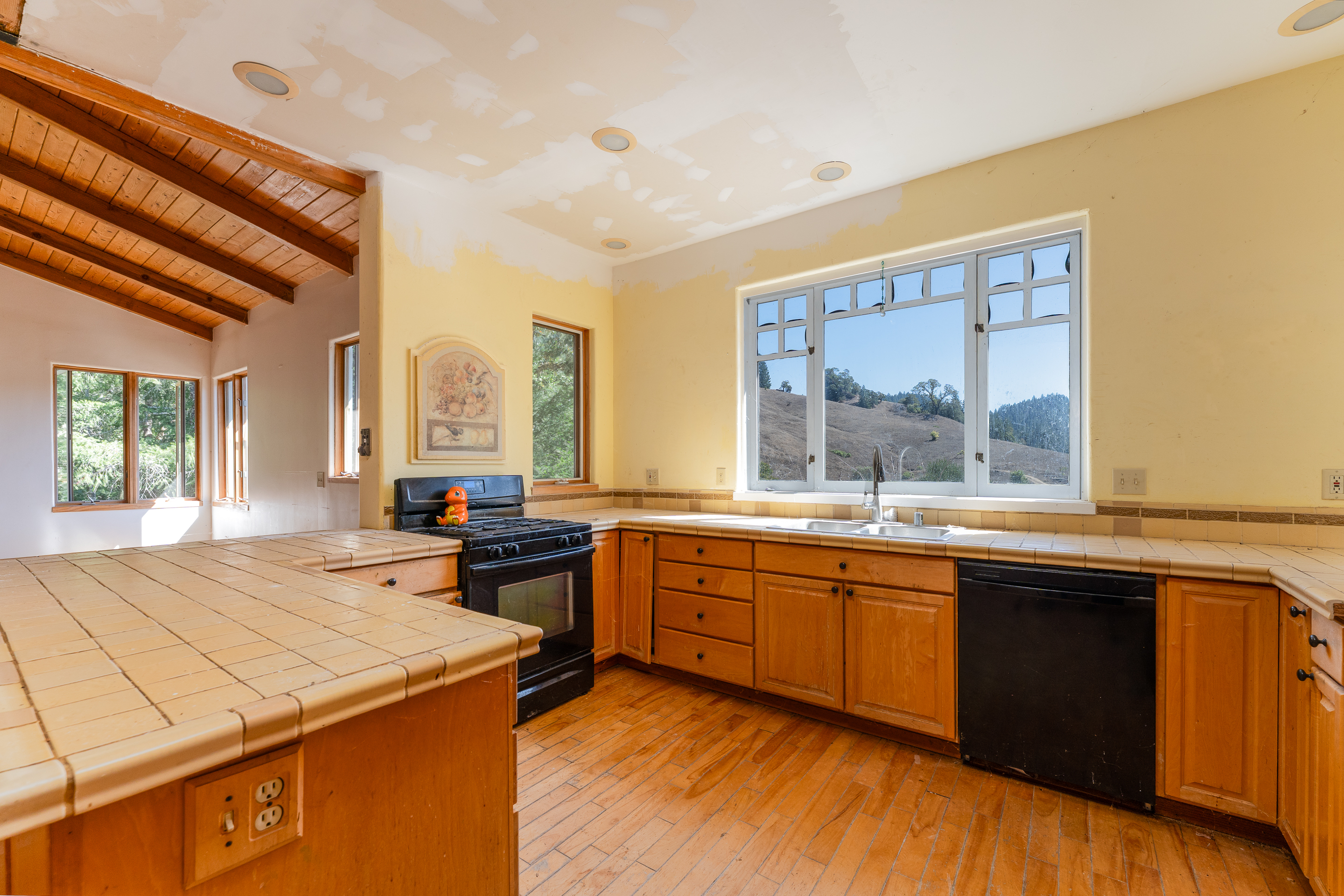 Willits, California, 95490, United States, 2 Bedrooms Bedrooms, ,2 BathroomsBathrooms,Residential,For Sale,1959114