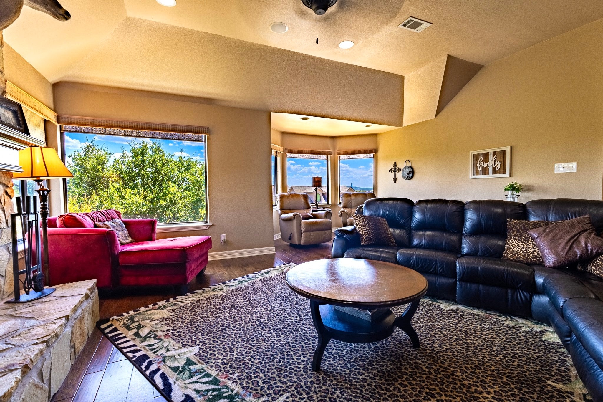 Possum Kingdom Lake, Texas, 76449, United States, 5 Bedrooms Bedrooms, ,3 BathroomsBathrooms,Residential,For Sale,1979729