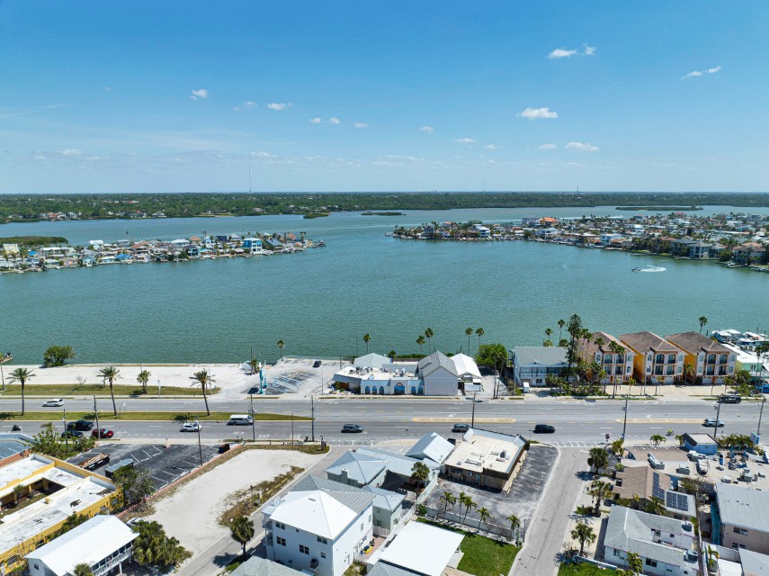 Redington Shores, Florida, 33708, United States, 5 Bedrooms Bedrooms, ,8 BathroomsBathrooms,Residential,For Sale,1977851