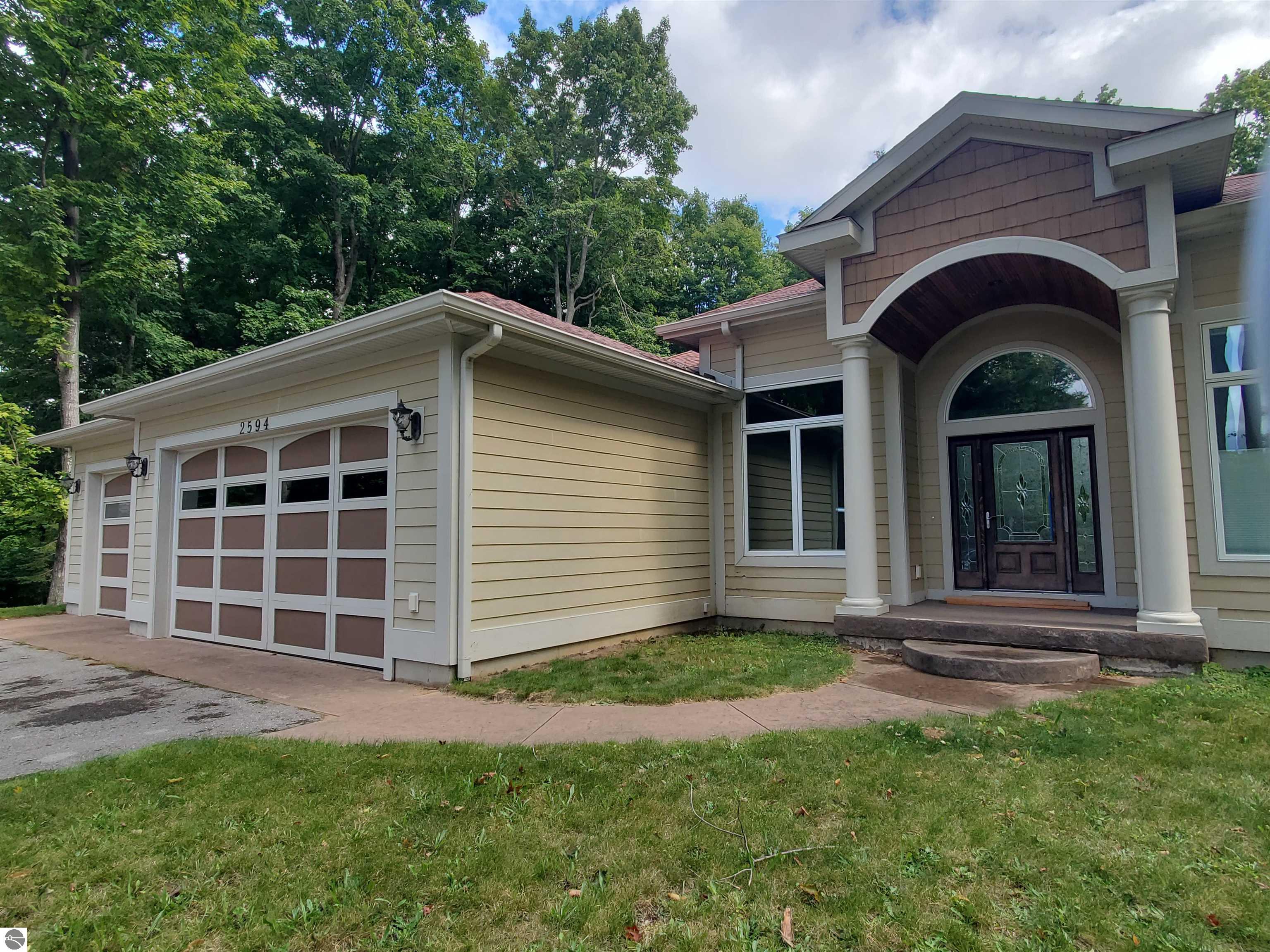 Traverse City, Michigan, 49685, United States, 3 Bedrooms Bedrooms, ,3 BathroomsBathrooms,Residential,For Sale,1940396