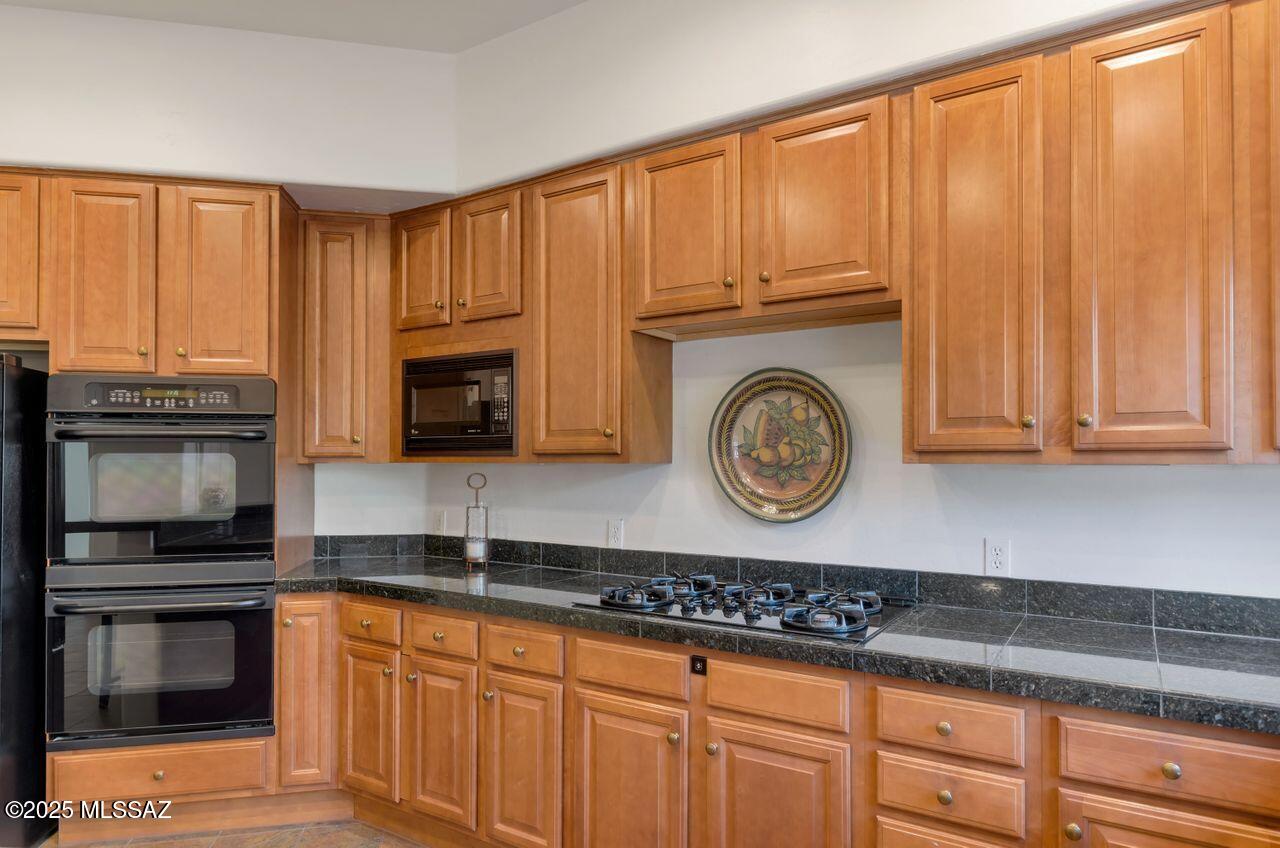 Tucson, Arizona, 85712, United States, 4 Bedrooms Bedrooms, ,4 BathroomsBathrooms,Residential,For Sale,1850331