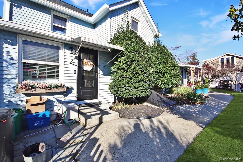 Garnerville, New York, 10923, United States, 3 Bedrooms Bedrooms, ,2 BathroomsBathrooms,Residential,For Sale,1974386