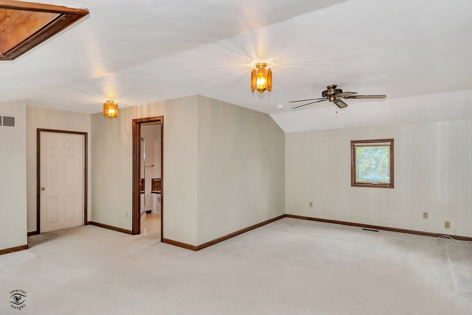 St. Anne, Illinois, 60964, United States, 4 Bedrooms Bedrooms, ,4 BathroomsBathrooms,Residential,For Sale,1901313