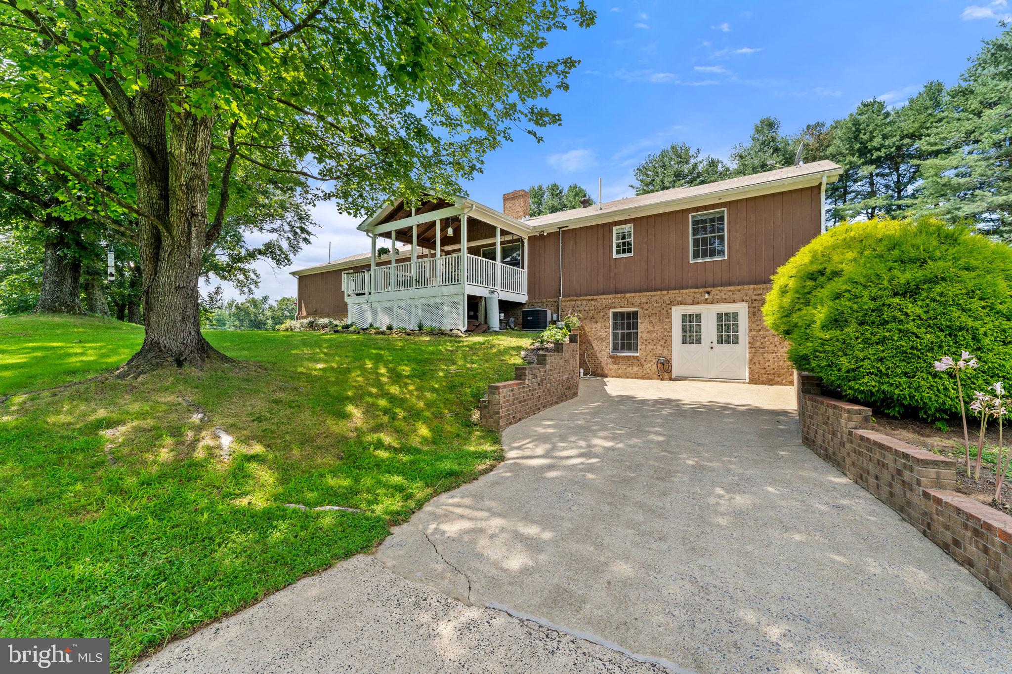 Marshall, Virginia, 20115, United States, 3 Bedrooms Bedrooms, ,2 BathroomsBathrooms,Residential,For Sale,1937903