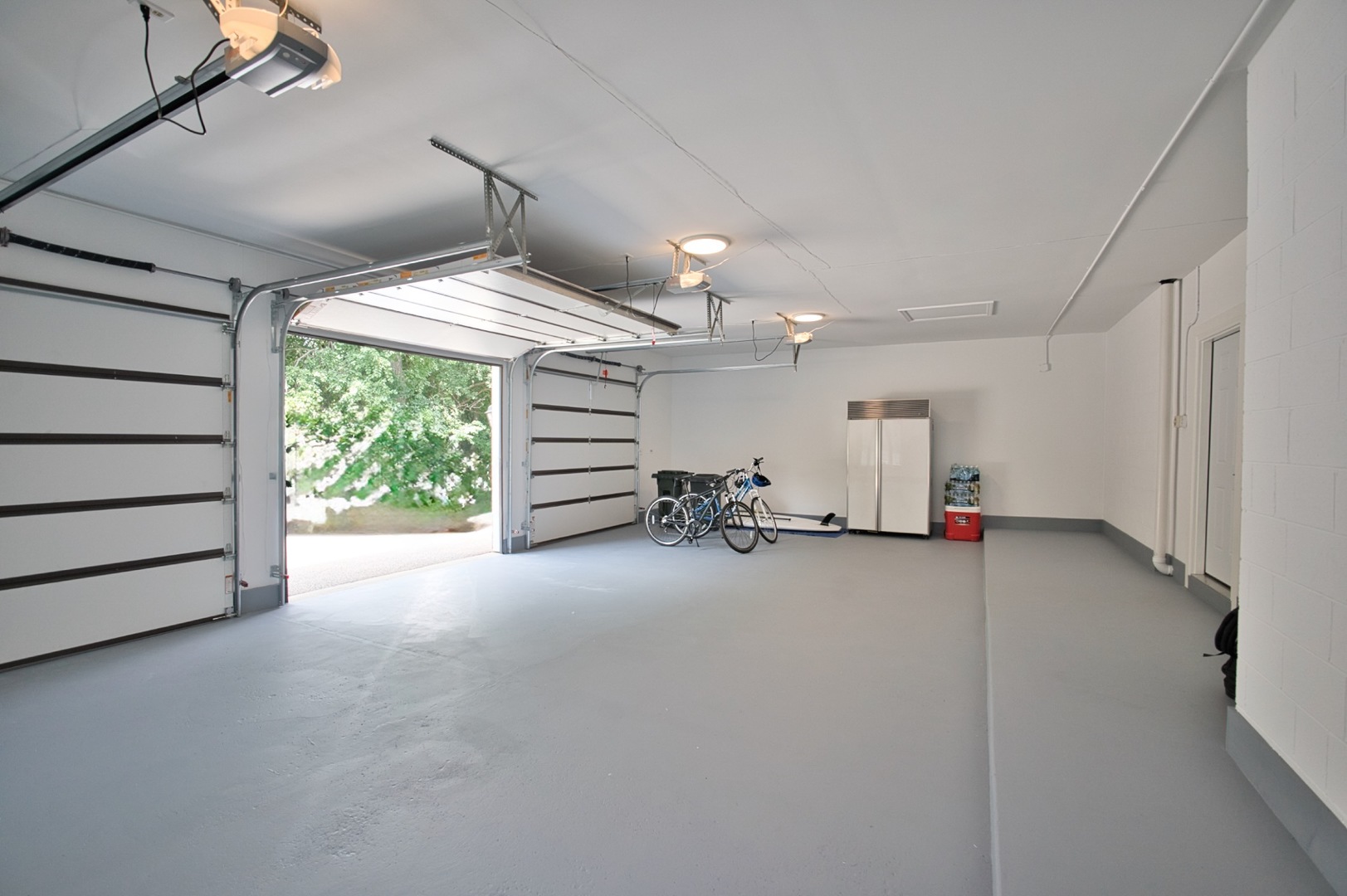 Lake Forest, Illinois, 60045, United States, 4 Bedrooms Bedrooms, ,5 BathroomsBathrooms,Residential,For Sale,1986111