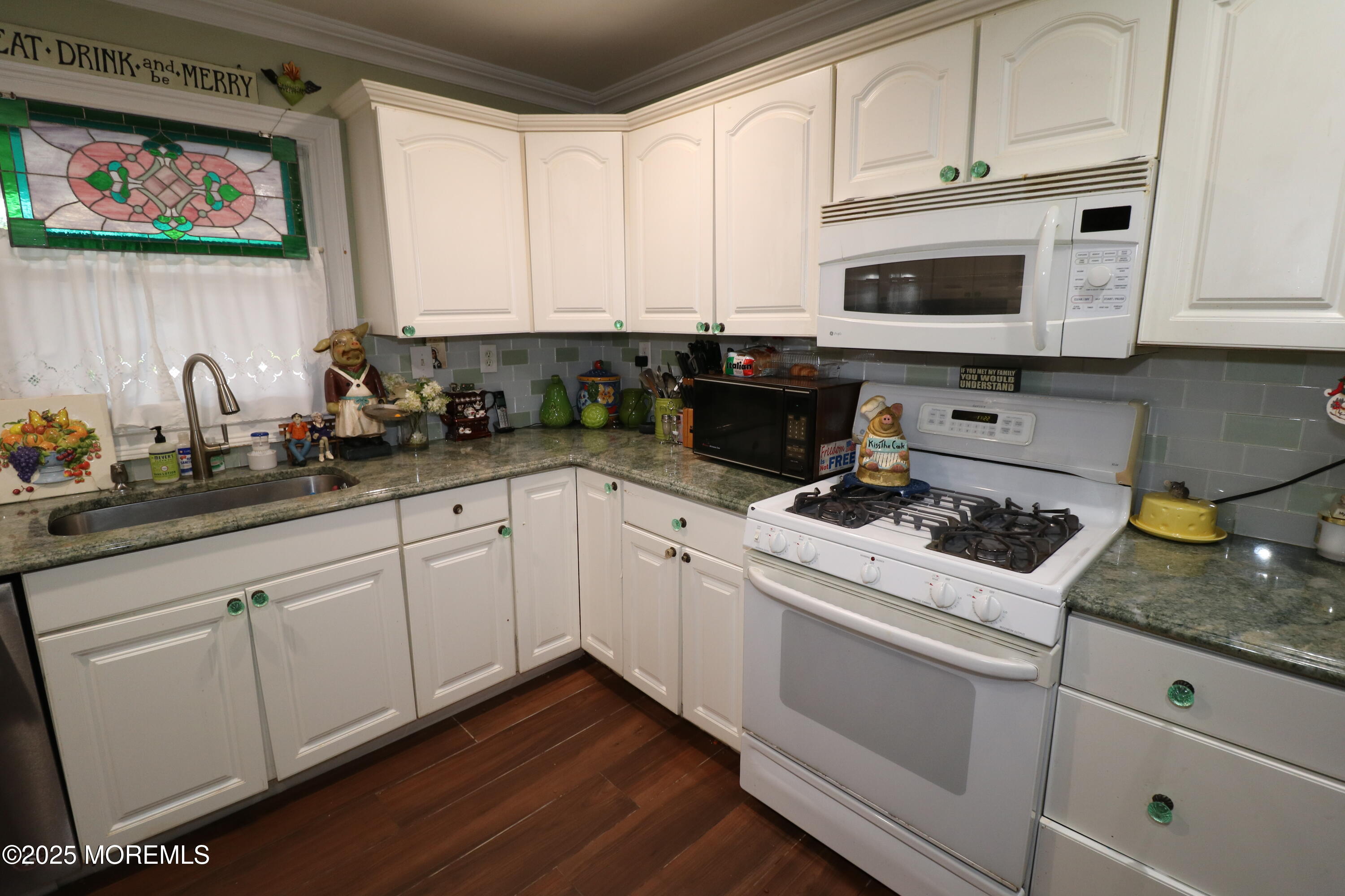 Aberdeen, New Jersey, 07747, United States, 3 Bedrooms Bedrooms, ,2 BathroomsBathrooms,Residential,For Sale,1992431