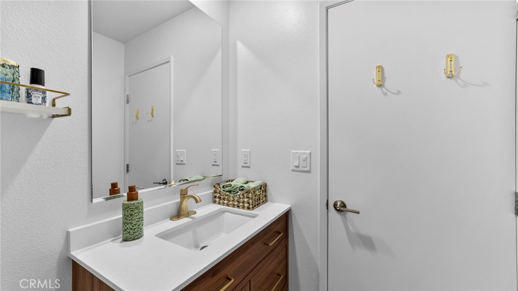 Fallbrook, California, 92028, United States, 3 Bedrooms Bedrooms, ,3 BathroomsBathrooms,Residential,For Sale,1987532