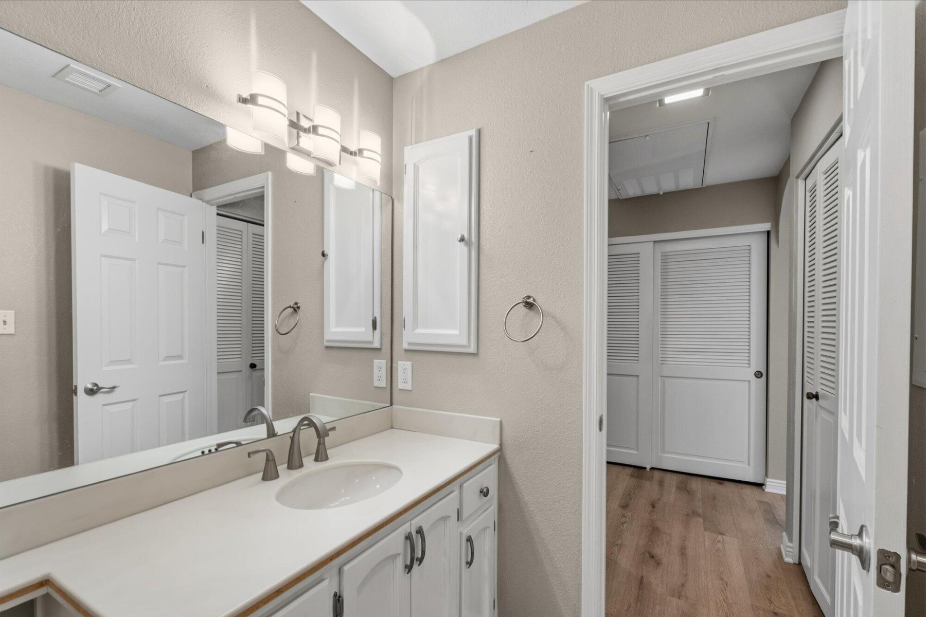  5200 S Lakeshore Drive  Tempe, AZ - 物件實景